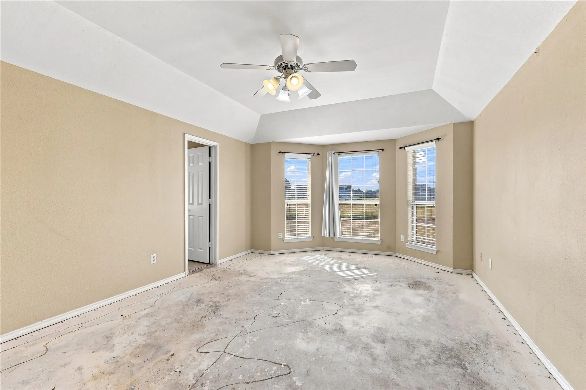 Single Family Residence For Sale in Kaufman County , 9934 Stonehearth Lane, Forney, Texas 75126, 3 Bedroom, 2 Bathroom, 4 Garage spaces, 1,759 Sqft, built in 2000, mls#21375443, Real Estate Agent in Forney, Homes For Sale in Kaufman county, Homes For Sale in Forney, Realtor in Forney Texas, Real Estate Brokerage Independent Realty Texas, Luminita Cordes Realtor