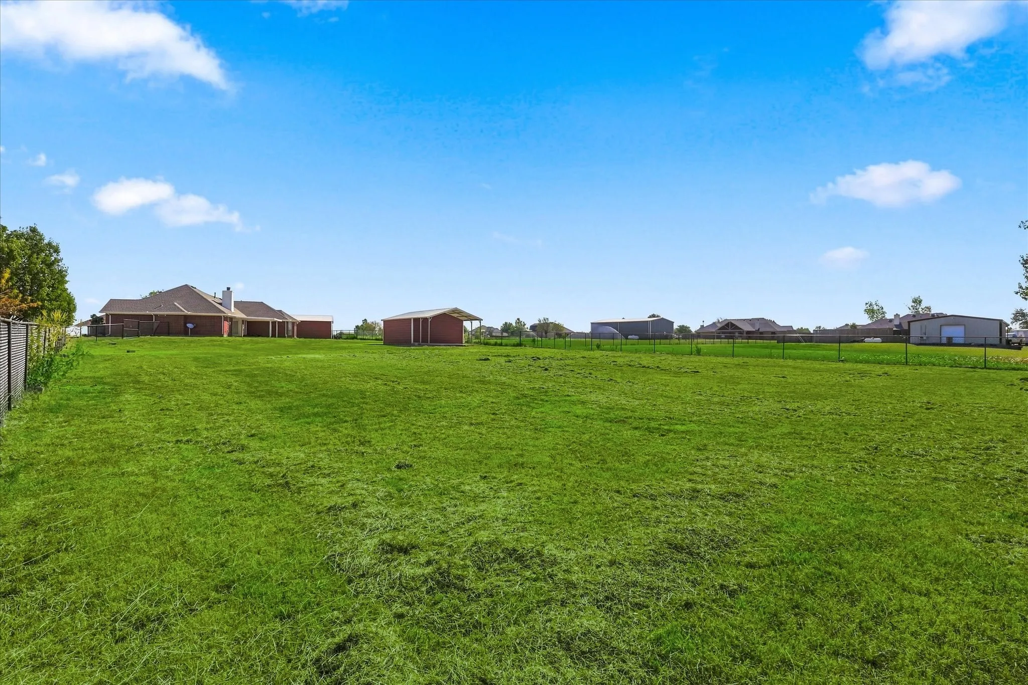 Single Family Residence For Sale in Kaufman County , 9934 Stonehearth Lane, Forney, Texas 75126, 3 Bedroom, 2 Bathroom, 4 Garage spaces, 1,759 Sqft, built in 2000, mls#21375443, Real Estate Agent in Forney, Homes For Sale in Kaufman county, Homes For Sale in Forney, Realtor in Forney Texas, Real Estate Brokerage Independent Realty Texas, Luminita Cordes Realtor