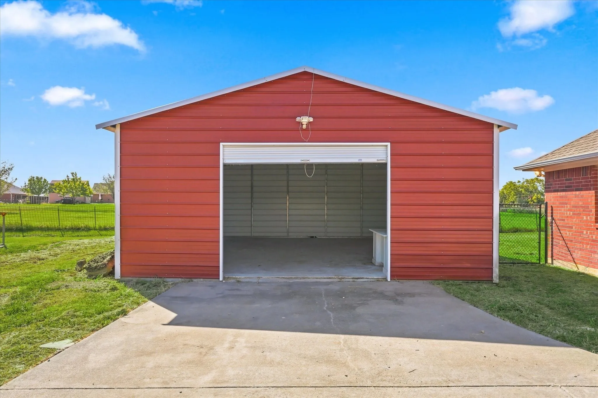 Single Family Residence For Sale in Kaufman County , 9934 Stonehearth Lane, Forney, Texas 75126, 3 Bedroom, 2 Bathroom, 4 Garage spaces, 1,759 Sqft, built in 2000, mls#21375443, Real Estate Agent in Forney, Homes For Sale in Kaufman county, Homes For Sale in Forney, Realtor in Forney Texas, Real Estate Brokerage Independent Realty Texas, Luminita Cordes Realtor