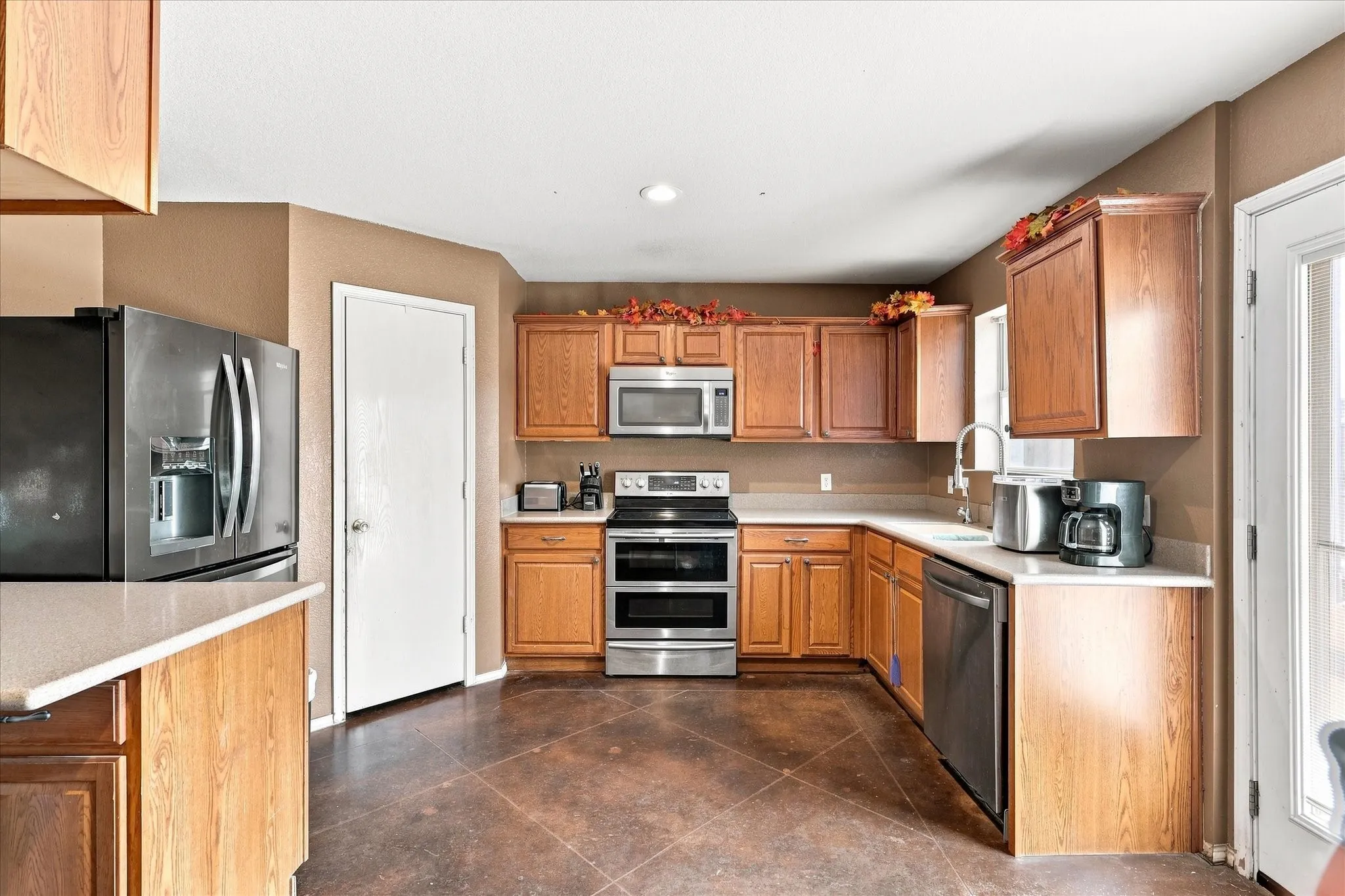 Single Family Residence For Sale in Denton County , 8816 Chisholm Trail, Cross Roads, Texas 76227, 4 Bedroom, 3 Bathroom, 2 Garage spaces, 2,353 Sqft, built in 2003, mls#21373791, Real Estate Agent in Cross Roads, Homes For Sale in Denton county, Homes For Sale in Cross Roads, Realtor in Cross Roads Texas, Real Estate Brokerage Independent Realty Texas, Luminita Cordes Realtor