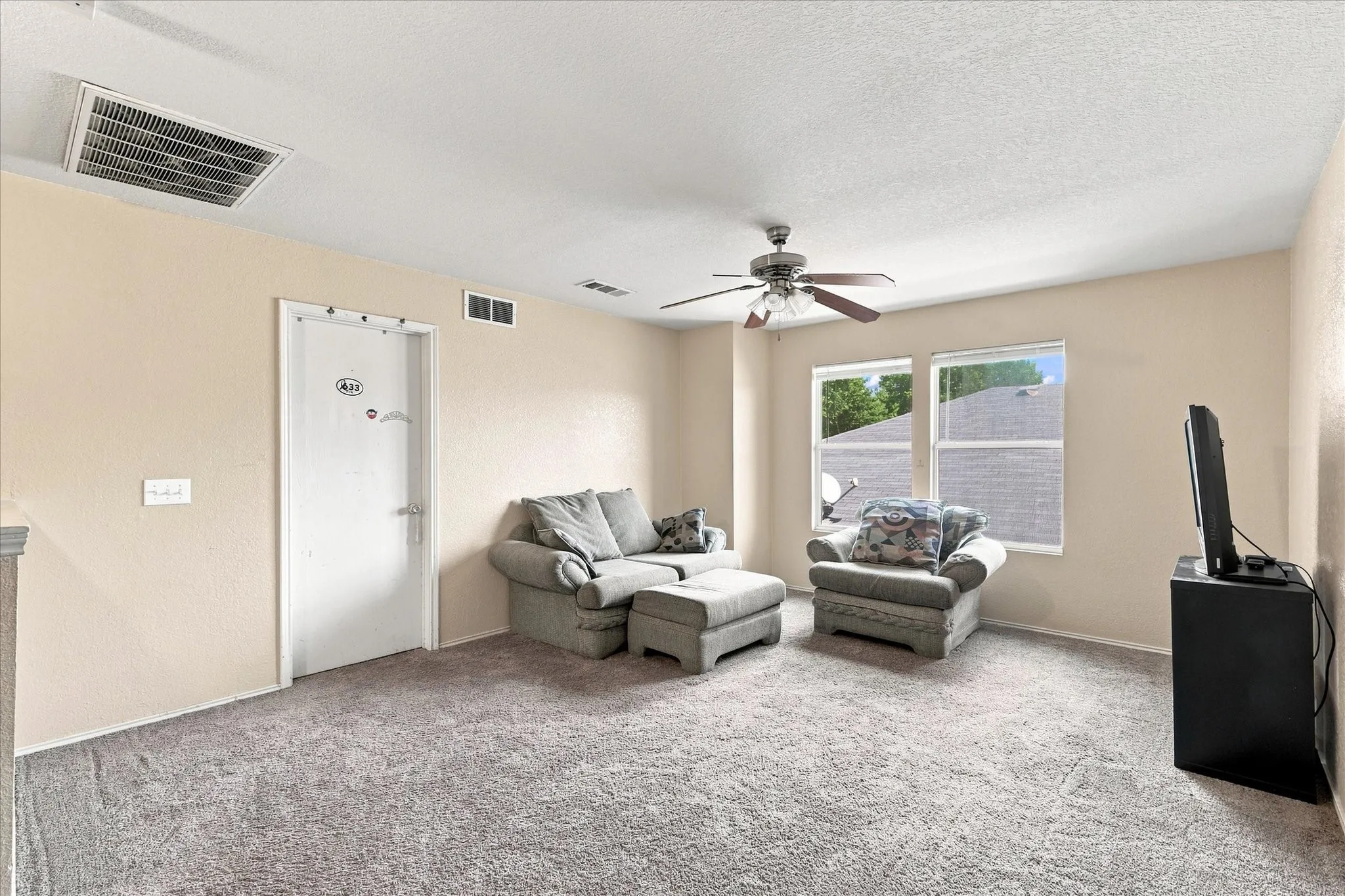 Single Family Residence For Sale in Denton County , 8816 Chisholm Trail, Cross Roads, Texas 76227, 4 Bedroom, 3 Bathroom, 2 Garage spaces, 2,353 Sqft, built in 2003, mls#21373791, Real Estate Agent in Cross Roads, Homes For Sale in Denton county, Homes For Sale in Cross Roads, Realtor in Cross Roads Texas, Real Estate Brokerage Independent Realty Texas, Luminita Cordes Realtor