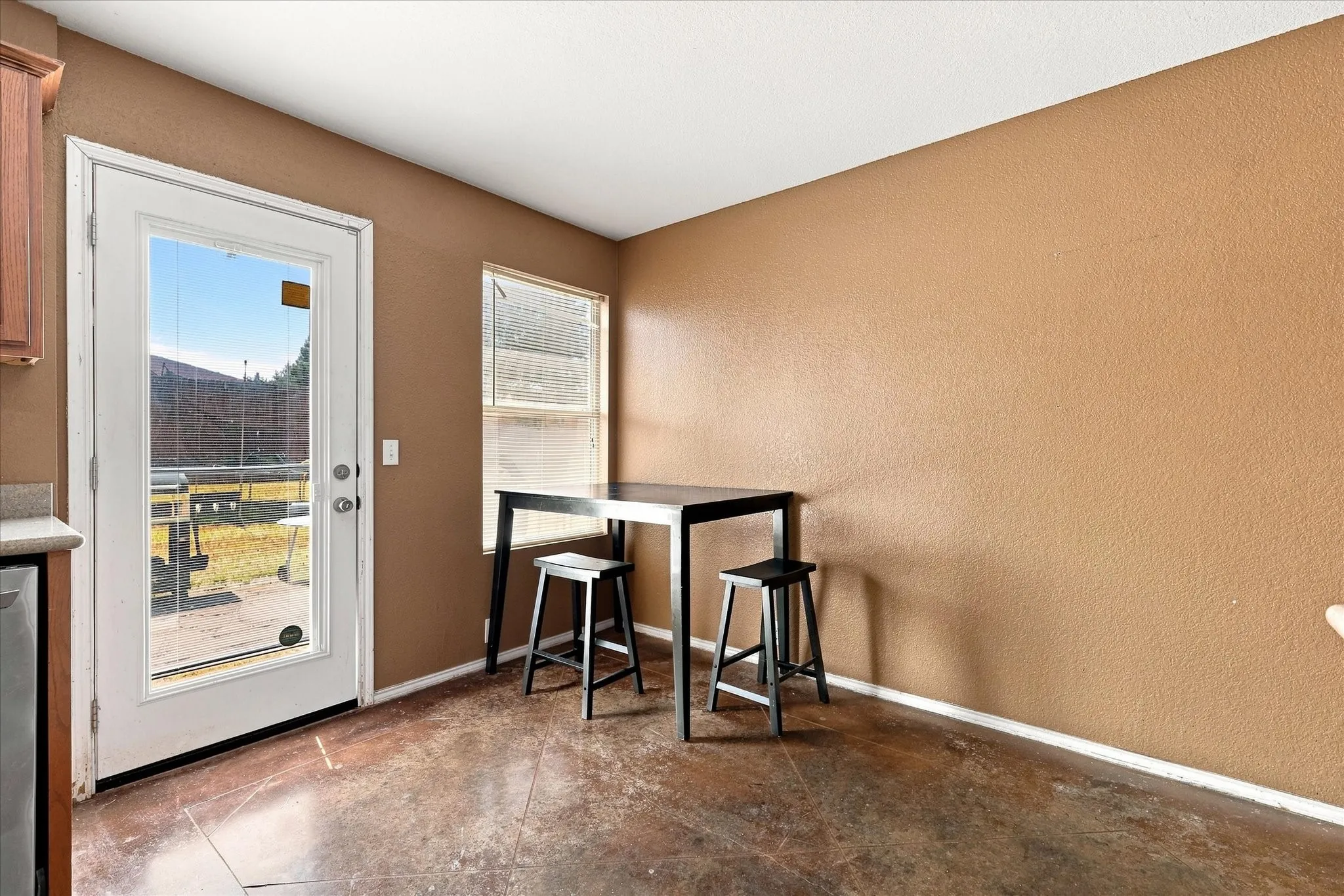 Single Family Residence For Sale in Denton County , 8816 Chisholm Trail, Cross Roads, Texas 76227, 4 Bedroom, 3 Bathroom, 2 Garage spaces, 2,353 Sqft, built in 2003, mls#21373791, Real Estate Agent in Cross Roads, Homes For Sale in Denton county, Homes For Sale in Cross Roads, Realtor in Cross Roads Texas, Real Estate Brokerage Independent Realty Texas, Luminita Cordes Realtor