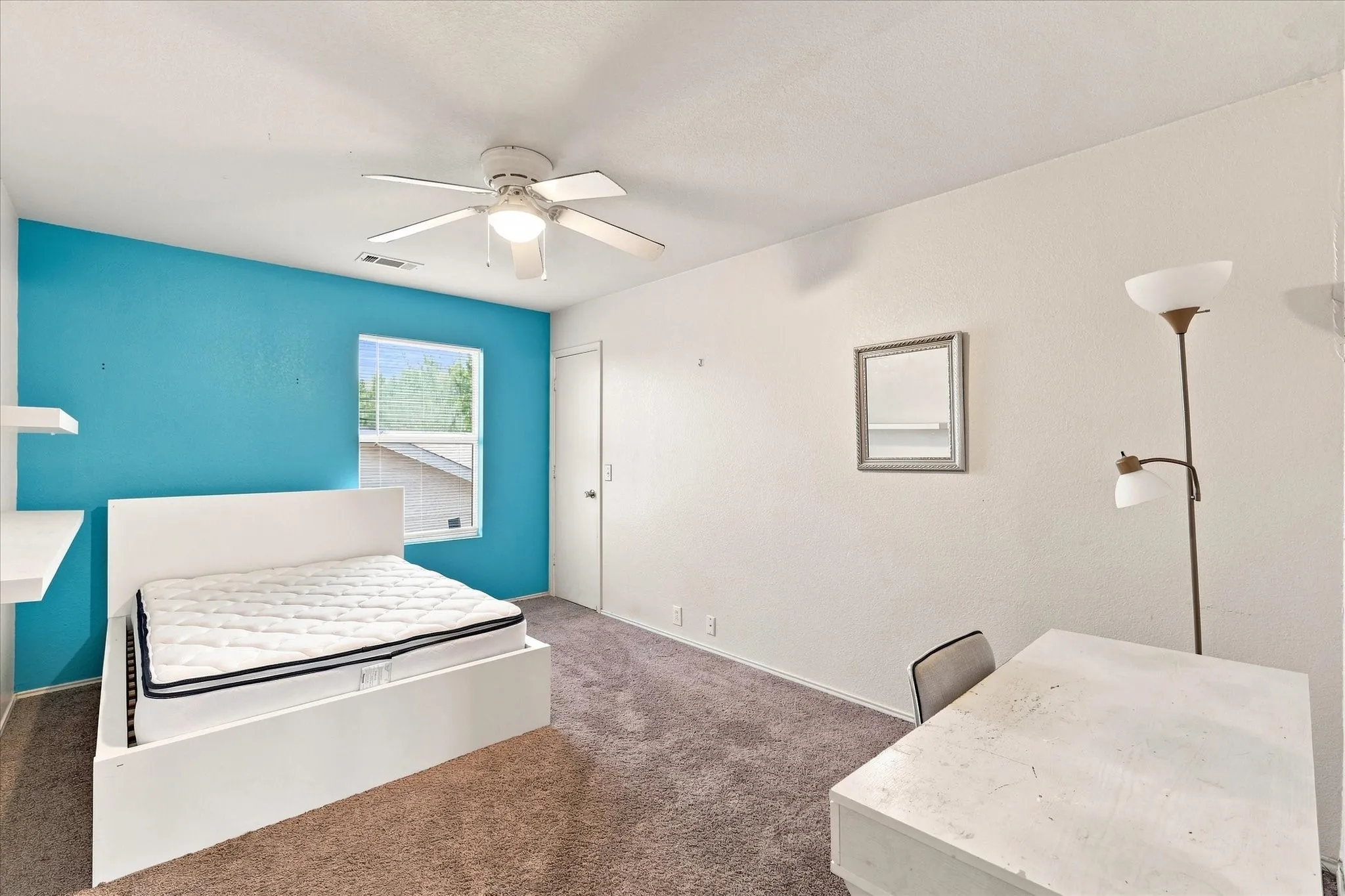 Single Family Residence For Sale in Denton County , 8816 Chisholm Trail, Cross Roads, Texas 76227, 4 Bedroom, 3 Bathroom, 2 Garage spaces, 2,353 Sqft, built in 2003, mls#21373791, Real Estate Agent in Cross Roads, Homes For Sale in Denton county, Homes For Sale in Cross Roads, Realtor in Cross Roads Texas, Real Estate Brokerage Independent Realty Texas, Luminita Cordes Realtor