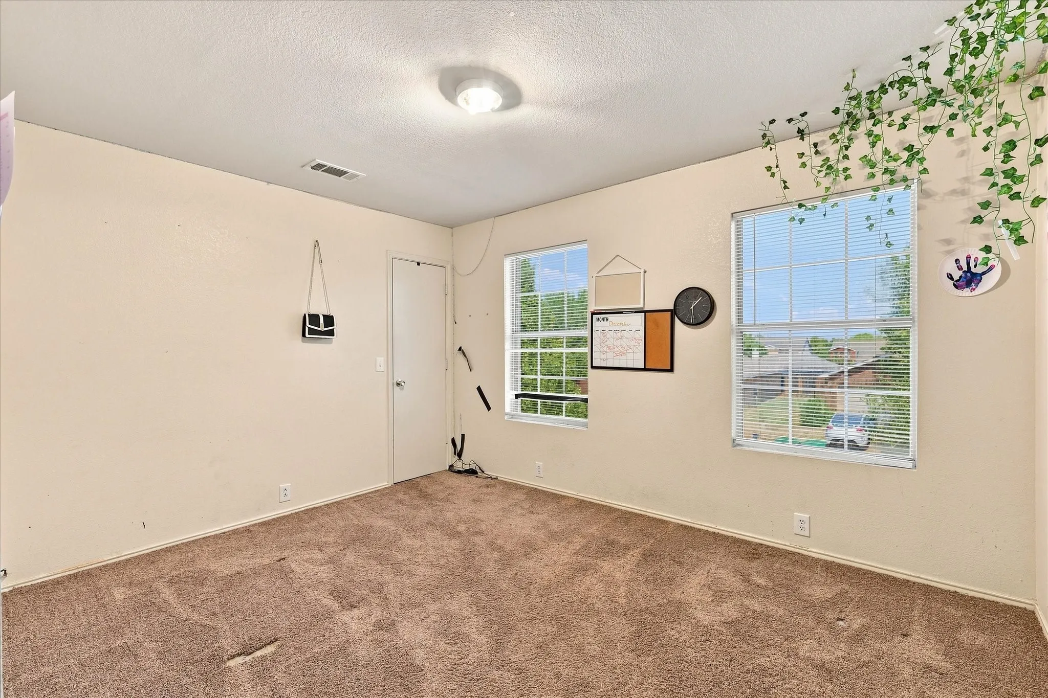 Single Family Residence For Sale in Denton County , 8816 Chisholm Trail, Cross Roads, Texas 76227, 4 Bedroom, 3 Bathroom, 2 Garage spaces, 2,353 Sqft, built in 2003, mls#21373791, Real Estate Agent in Cross Roads, Homes For Sale in Denton county, Homes For Sale in Cross Roads, Realtor in Cross Roads Texas, Real Estate Brokerage Independent Realty Texas, Luminita Cordes Realtor
