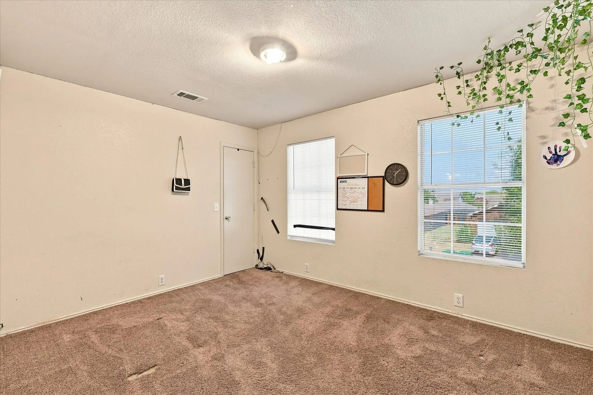 Single Family Residence For Sale in Denton County , 8816 Chisholm Trail, Cross Roads, Texas 76227, 4 Bedroom, 3 Bathroom, 2 Garage spaces, 2,353 Sqft, built in 2003, mls#21373791, Real Estate Agent in Cross Roads, Homes For Sale in Denton county, Homes For Sale in Cross Roads, Realtor in Cross Roads Texas, Real Estate Brokerage Independent Realty Texas, Luminita Cordes Realtor