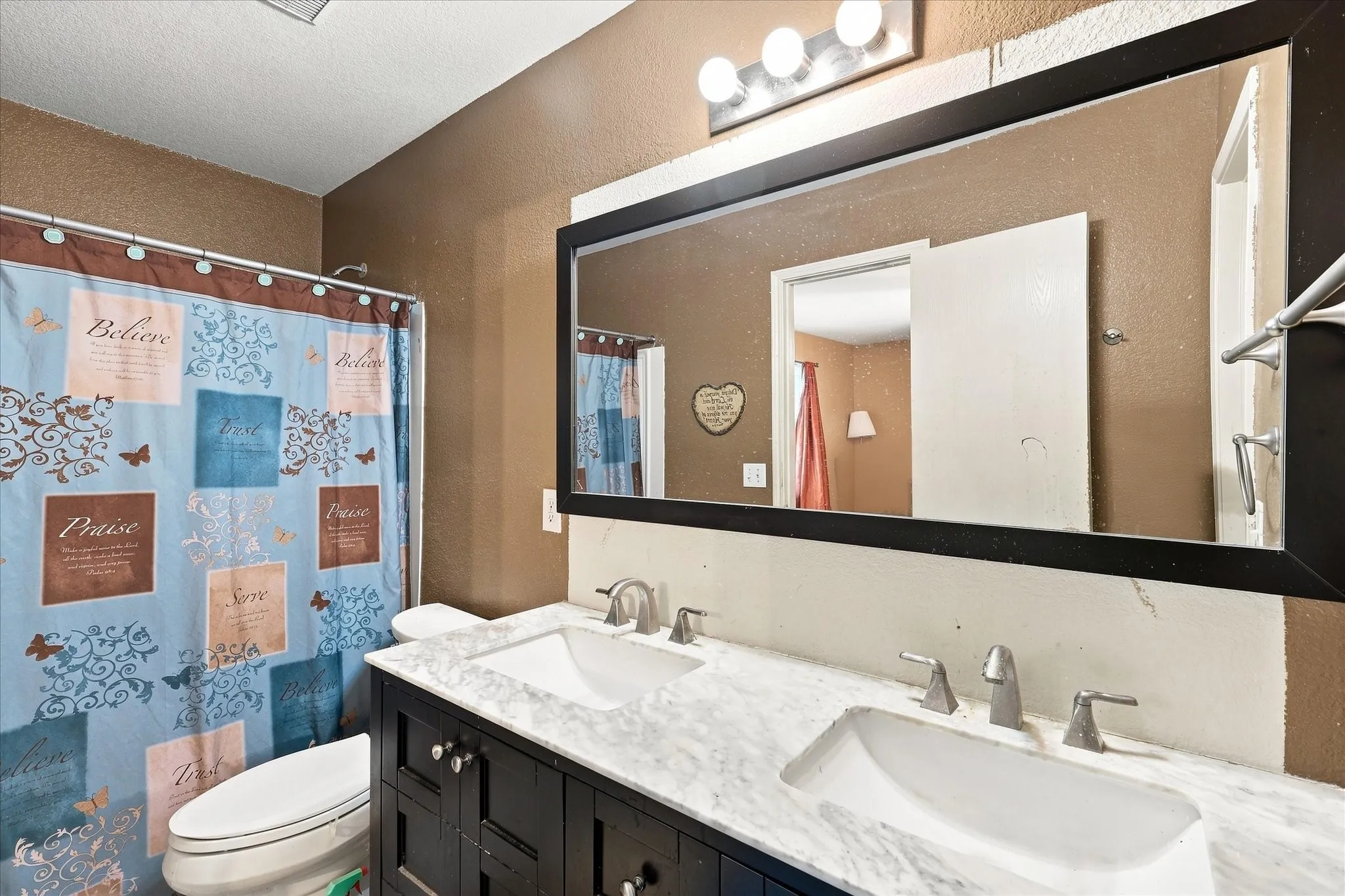 Single Family Residence For Sale in Denton County , 8816 Chisholm Trail, Cross Roads, Texas 76227, 4 Bedroom, 3 Bathroom, 2 Garage spaces, 2,353 Sqft, built in 2003, mls#21373791, Real Estate Agent in Cross Roads, Homes For Sale in Denton county, Homes For Sale in Cross Roads, Realtor in Cross Roads Texas, Real Estate Brokerage Independent Realty Texas, Luminita Cordes Realtor