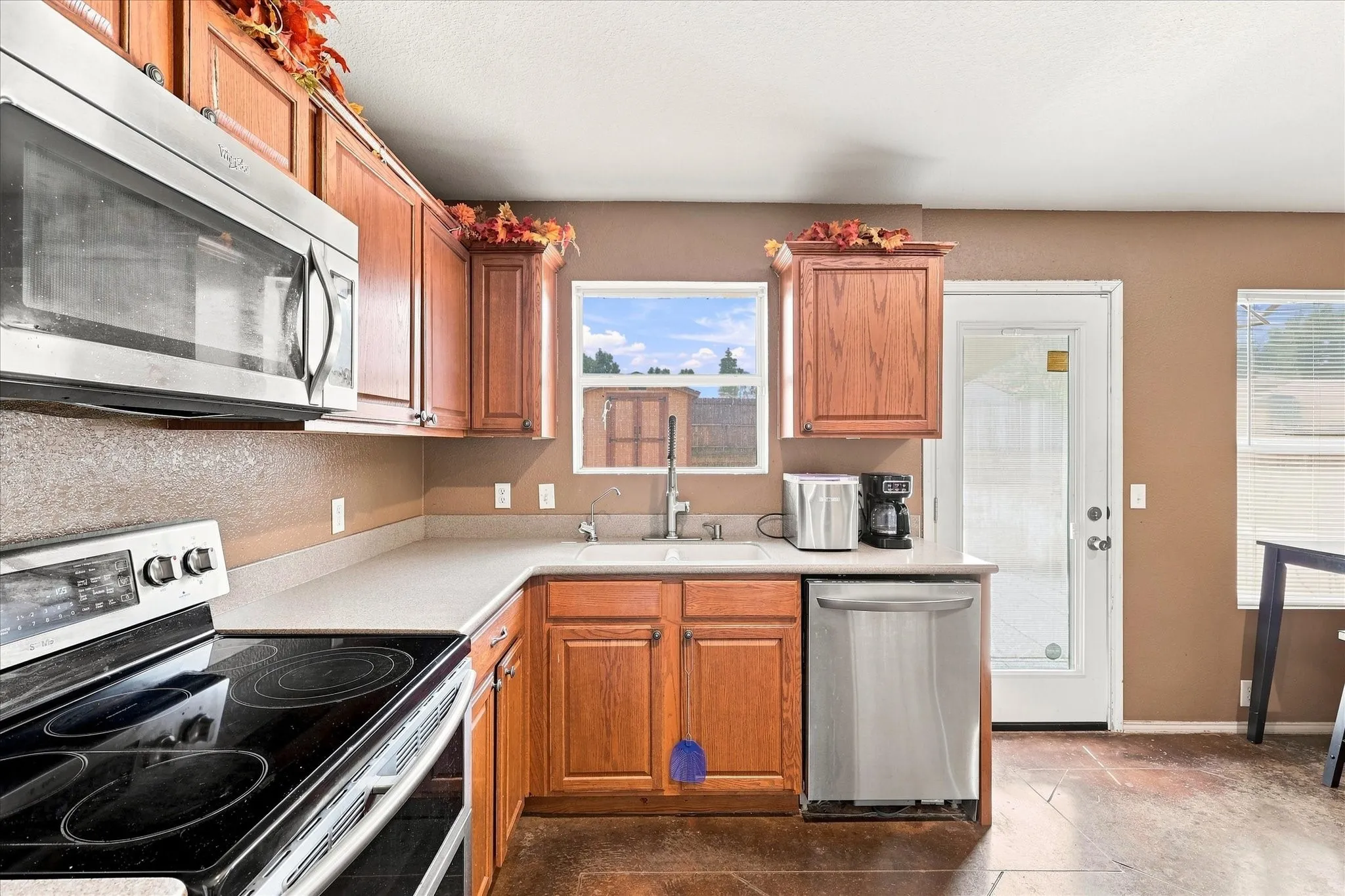 Single Family Residence For Sale in Denton County , 8816 Chisholm Trail, Cross Roads, Texas 76227, 4 Bedroom, 3 Bathroom, 2 Garage spaces, 2,353 Sqft, built in 2003, mls#21373791, Real Estate Agent in Cross Roads, Homes For Sale in Denton county, Homes For Sale in Cross Roads, Realtor in Cross Roads Texas, Real Estate Brokerage Independent Realty Texas, Luminita Cordes Realtor