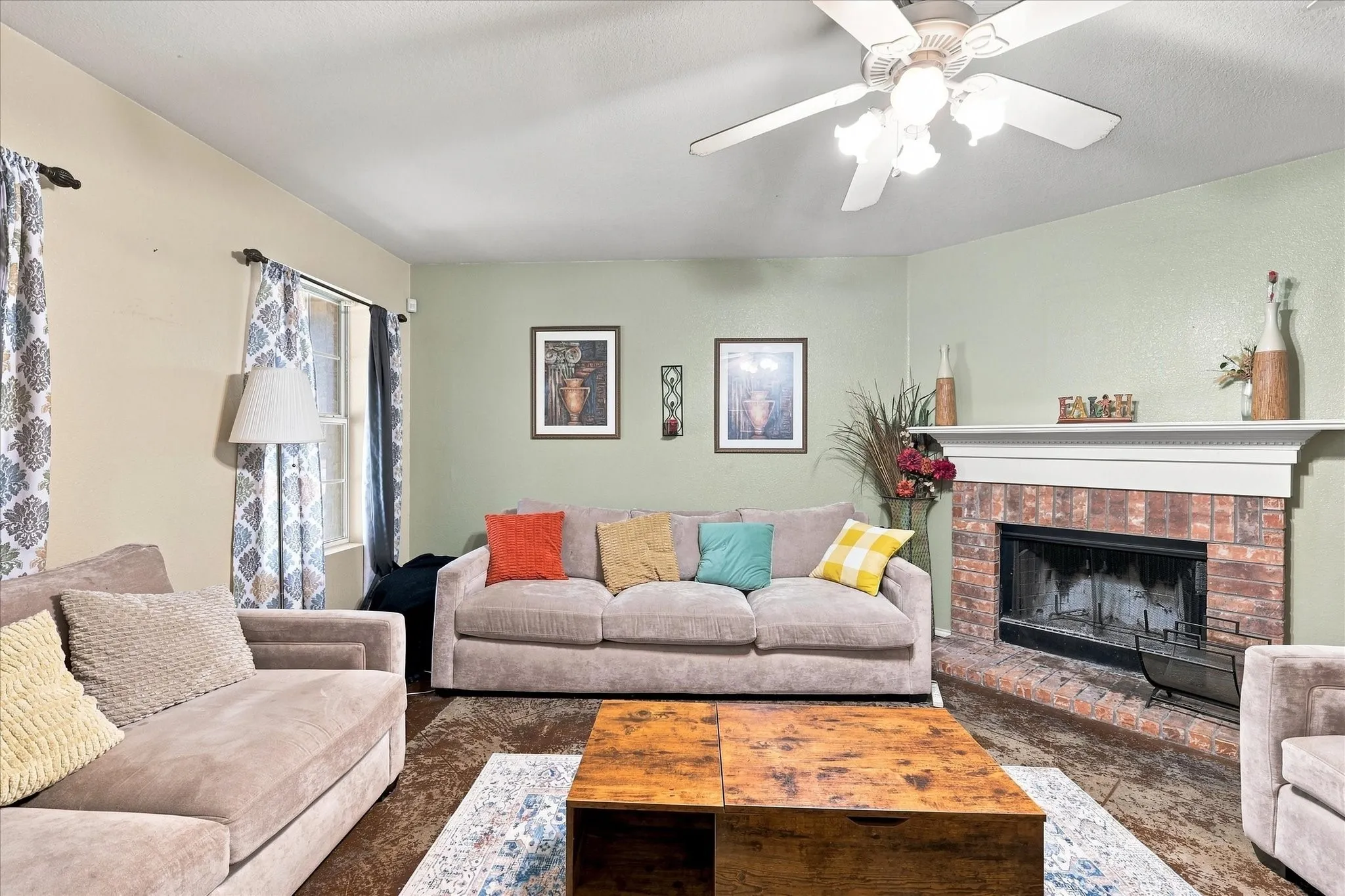 Single Family Residence For Sale in Denton County , 8816 Chisholm Trail, Cross Roads, Texas 76227, 4 Bedroom, 3 Bathroom, 2 Garage spaces, 2,353 Sqft, built in 2003, mls#21373791, Real Estate Agent in Cross Roads, Homes For Sale in Denton county, Homes For Sale in Cross Roads, Realtor in Cross Roads Texas, Real Estate Brokerage Independent Realty Texas, Luminita Cordes Realtor
