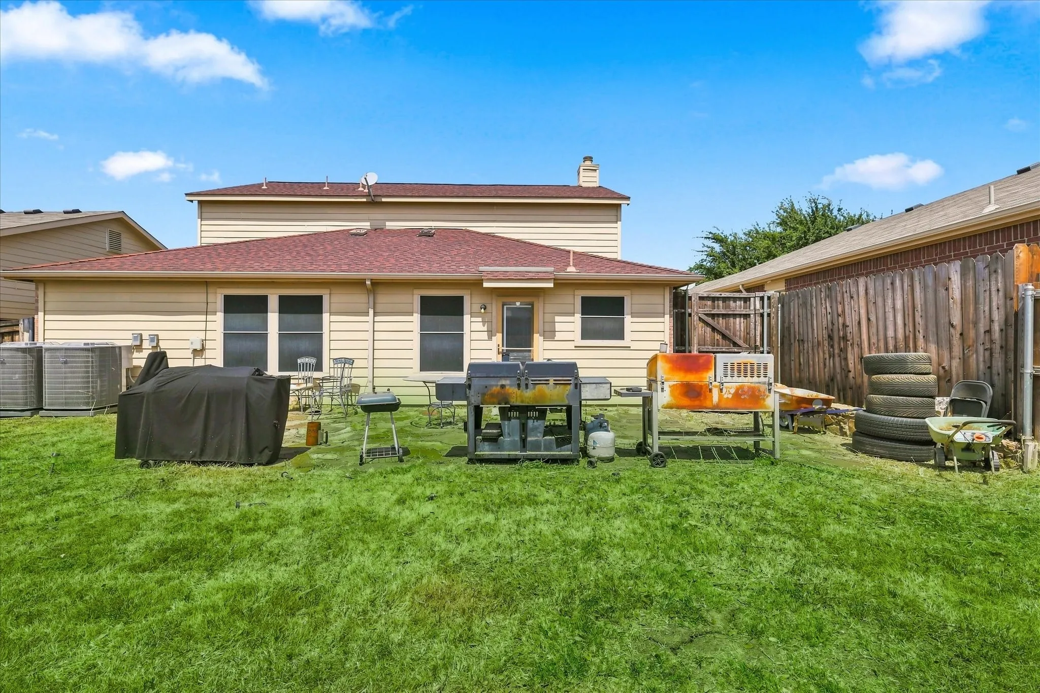 Single Family Residence For Sale in Denton County , 8816 Chisholm Trail, Cross Roads, Texas 76227, 4 Bedroom, 3 Bathroom, 2 Garage spaces, 2,353 Sqft, built in 2003, mls#21373791, Real Estate Agent in Cross Roads, Homes For Sale in Denton county, Homes For Sale in Cross Roads, Realtor in Cross Roads Texas, Real Estate Brokerage Independent Realty Texas, Luminita Cordes Realtor