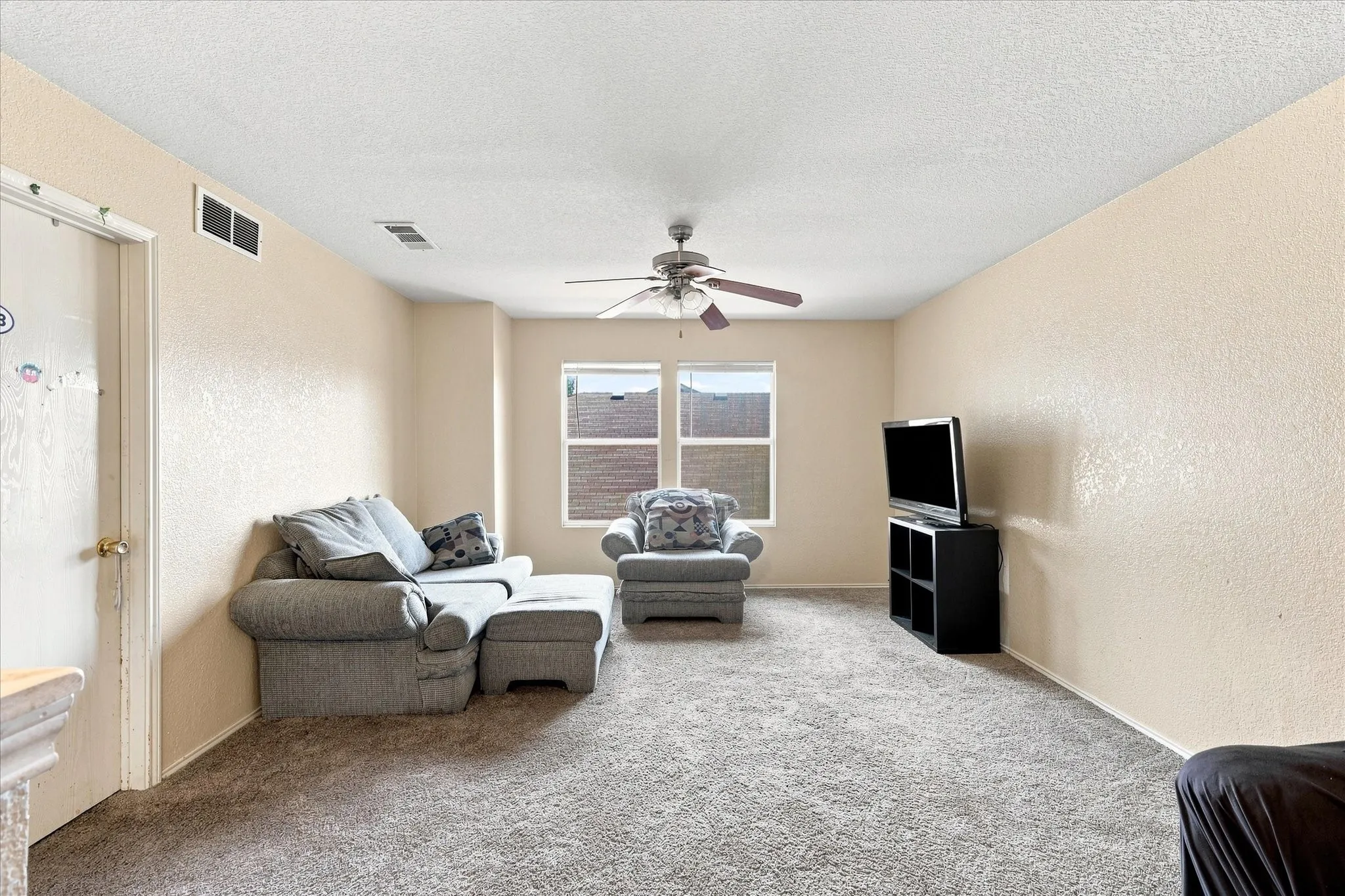 Single Family Residence For Sale in Denton County , 8816 Chisholm Trail, Cross Roads, Texas 76227, 4 Bedroom, 3 Bathroom, 2 Garage spaces, 2,353 Sqft, built in 2003, mls#21373791, Real Estate Agent in Cross Roads, Homes For Sale in Denton county, Homes For Sale in Cross Roads, Realtor in Cross Roads Texas, Real Estate Brokerage Independent Realty Texas, Luminita Cordes Realtor