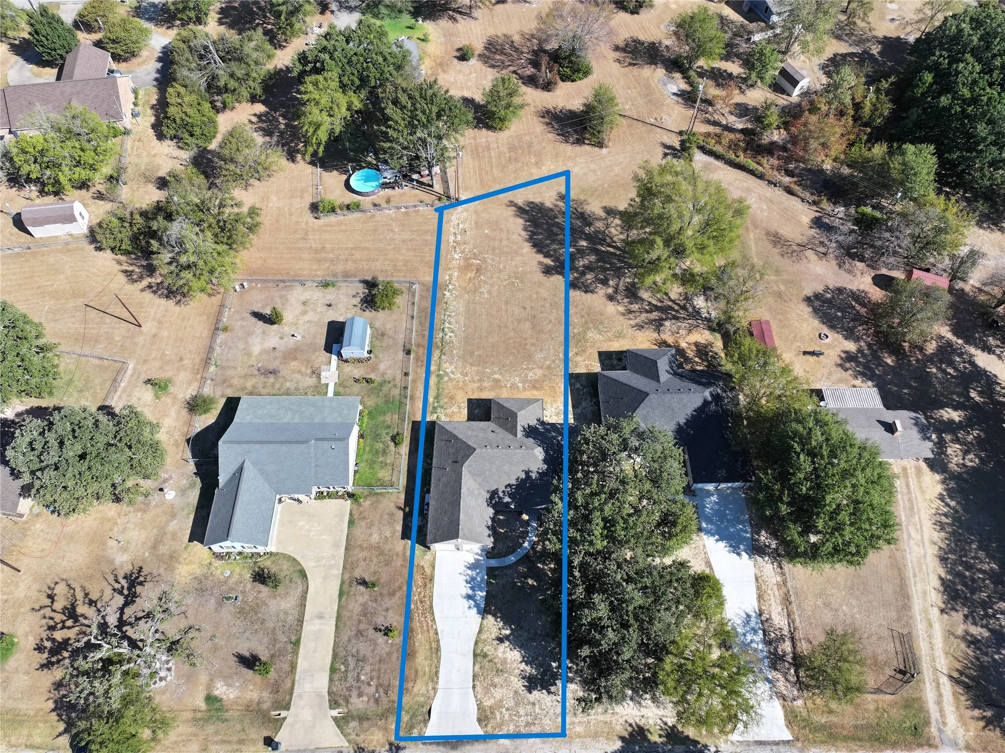 Single Family Residence For Sale in Henderson County , 140 Bedfords Bend, Gun Barrel City, Texas 75156, 3 Bedroom, 2 Bathroom, 2 Garage spaces, 1,600 Sqft, built in 2026, mls#21376700, Real Estate Agent in Gun Barrel City, Homes For Sale in Henderson county, Homes For Sale in Gun Barrel City, Realtor in Gun Barrel City Texas, Real Estate Brokerage Independent Realty Texas, Luminita Cordes Realtor