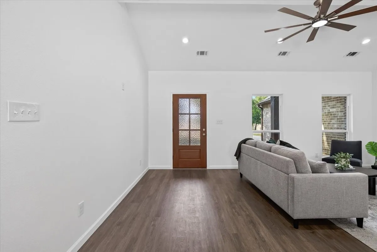 Single Family Residence For Sale in Henderson County , 140 Bedfords Bend, Gun Barrel City, Texas 75156, 3 Bedroom, 2 Bathroom, 2 Garage spaces, 1,600 Sqft, built in 2026, mls#21376700, Real Estate Agent in Gun Barrel City, Homes For Sale in Henderson county, Homes For Sale in Gun Barrel City, Realtor in Gun Barrel City Texas, Real Estate Brokerage Independent Realty Texas, Luminita Cordes Realtor