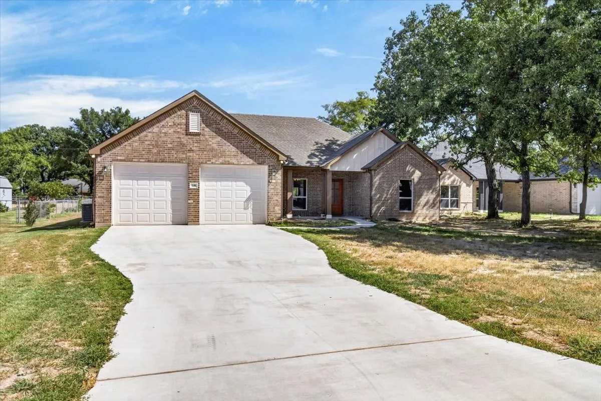 Single Family Residence For Sale in Henderson County , 140 Bedfords Bend, Gun Barrel City, Texas 75156, 3 Bedroom, 2 Bathroom, 2 Garage spaces, 1,600 Sqft, built in 2026, mls#21376700, Real Estate Agent in Gun Barrel City, Homes For Sale in Henderson county, Homes For Sale in Gun Barrel City, Realtor in Gun Barrel City Texas, Real Estate Brokerage Independent Realty Texas, Luminita Cordes Realtor