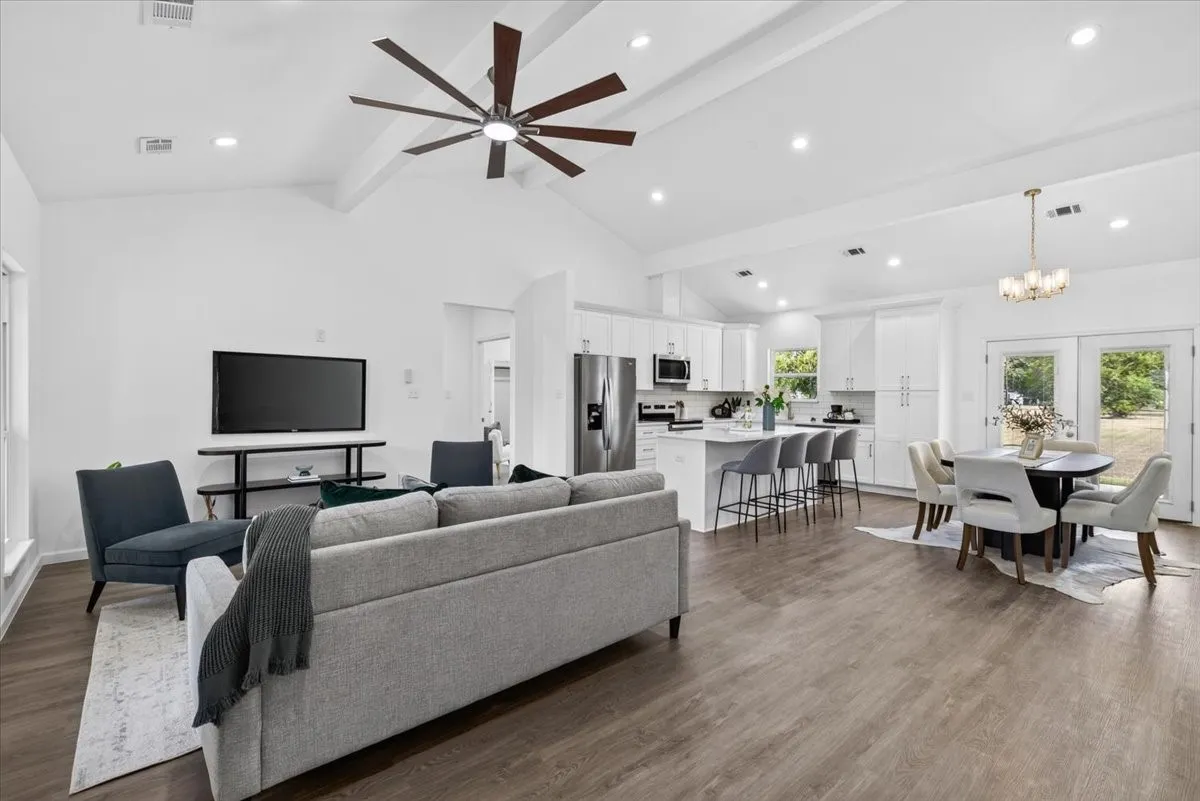 Single Family Residence For Sale in Henderson County , 140 Bedfords Bend, Gun Barrel City, Texas 75156, 3 Bedroom, 2 Bathroom, 2 Garage spaces, 1,600 Sqft, built in 2026, mls#21376700, Real Estate Agent in Gun Barrel City, Homes For Sale in Henderson county, Homes For Sale in Gun Barrel City, Realtor in Gun Barrel City Texas, Real Estate Brokerage Independent Realty Texas, Luminita Cordes Realtor