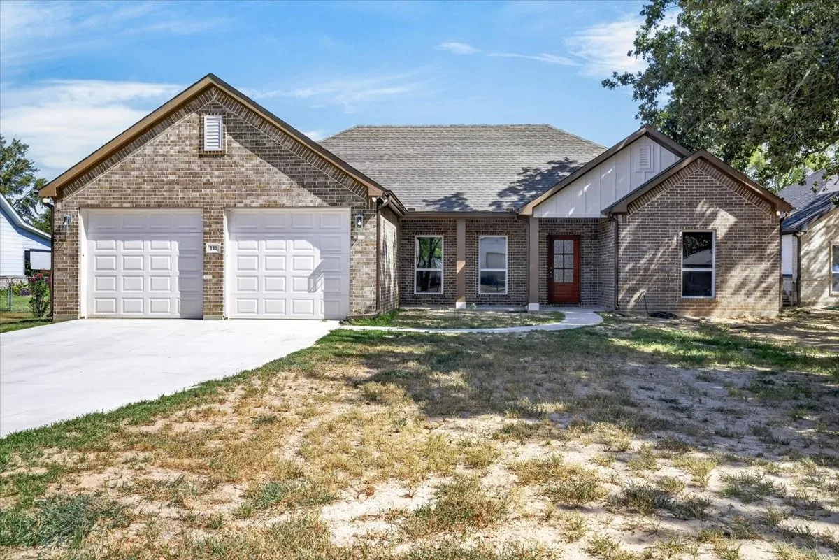 Single Family Residence For Sale in Henderson County , 140 Bedfords Bend, Gun Barrel City, Texas 75156, 3 Bedroom, 2 Bathroom, 2 Garage spaces, 1,600 Sqft, built in 2026, mls#21376700, Real Estate Agent in Gun Barrel City, Homes For Sale in Henderson county, Homes For Sale in Gun Barrel City, Realtor in Gun Barrel City Texas, Real Estate Brokerage Independent Realty Texas, Luminita Cordes Realtor