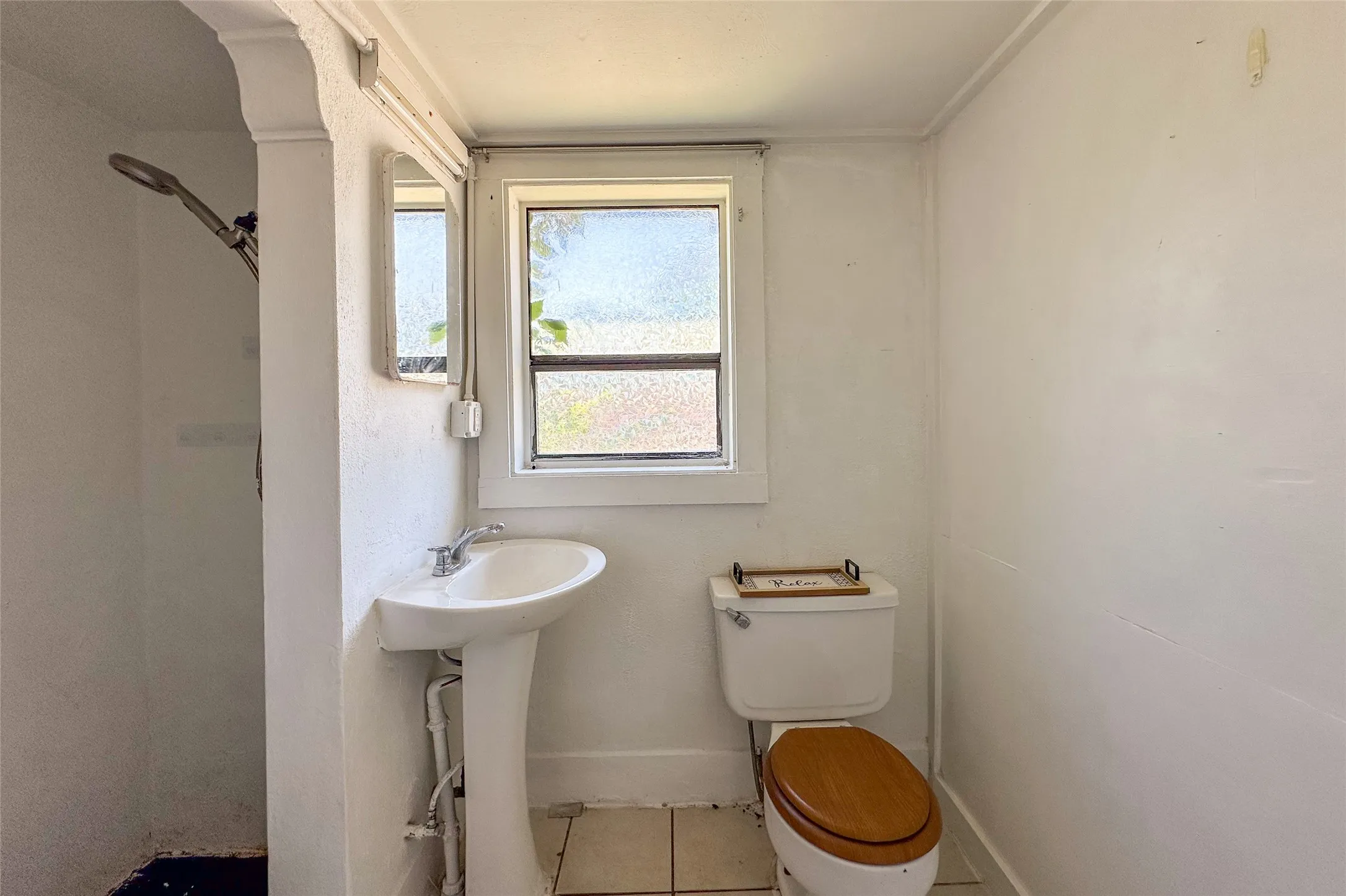 Single Family Residence For Sale in Henderson County , 911 Alice Street, Trinidad, Texas 75163, 1 Bedroom, 1 Bathroom, Garage spaces, 548 Sqft, built in 0, mls#21376670, Real Estate Agent in Trinidad, Homes For Sale in Henderson county, Homes For Sale in Trinidad, Realtor in Trinidad Texas, Real Estate Brokerage Independent Realty Texas, Luminita Cordes Realtor