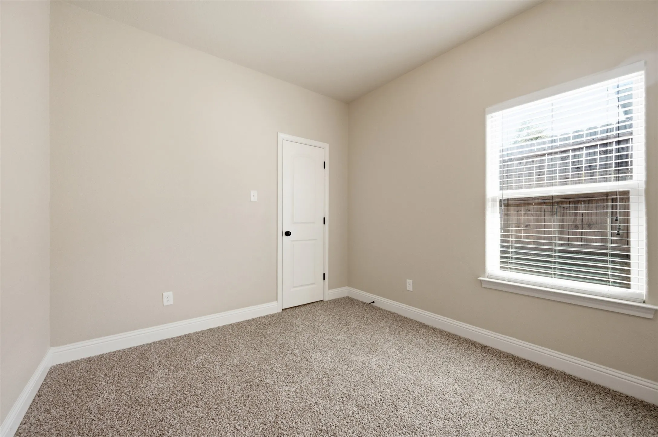 Duplex For Rent in Tarrant County , 3217 Karen Street 3219, Fort Worth, Texas 76116, 3 Bedroom, 2 Bathroom, 1 Garage spaces, 1,089 Sqft, built in 2015, mls#21376657, Real Estate Agent in Fort Worth, Homes For Rent in Tarrant county, Homes For Rent in Fort Worth, Realtor in Fort Worth Texas, Real Estate Brokerage Independent Realty Texas, Luminita Cordes Realtor