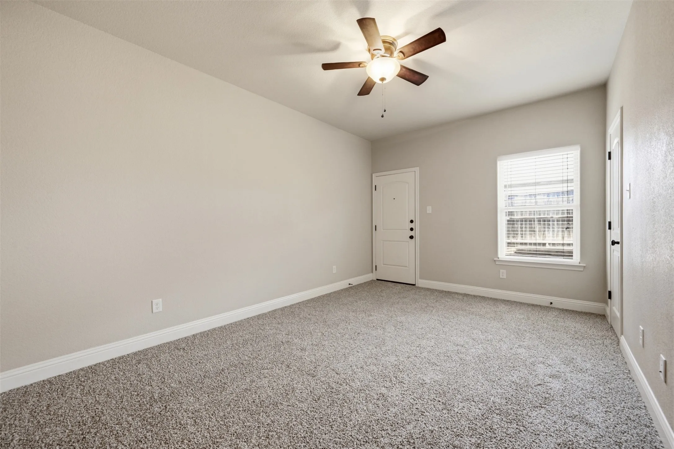 Duplex For Rent in Tarrant County , 3217 Karen Street 3219, Fort Worth, Texas 76116, 3 Bedroom, 2 Bathroom, 1 Garage spaces, 1,089 Sqft, built in 2015, mls#21376657, Real Estate Agent in Fort Worth, Homes For Rent in Tarrant county, Homes For Rent in Fort Worth, Realtor in Fort Worth Texas, Real Estate Brokerage Independent Realty Texas, Luminita Cordes Realtor