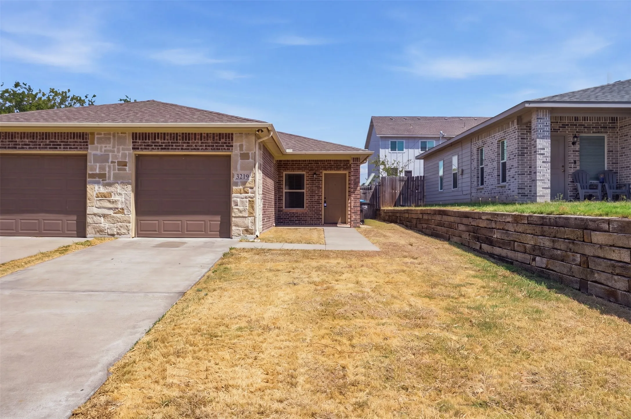 Duplex For Rent in Tarrant County , 3217 Karen Street 3219, Fort Worth, Texas 76116, 3 Bedroom, 2 Bathroom, 1 Garage spaces, 1,089 Sqft, built in 2015, mls#21376657, Real Estate Agent in Fort Worth, Homes For Rent in Tarrant county, Homes For Rent in Fort Worth, Realtor in Fort Worth Texas, Real Estate Brokerage Independent Realty Texas, Luminita Cordes Realtor