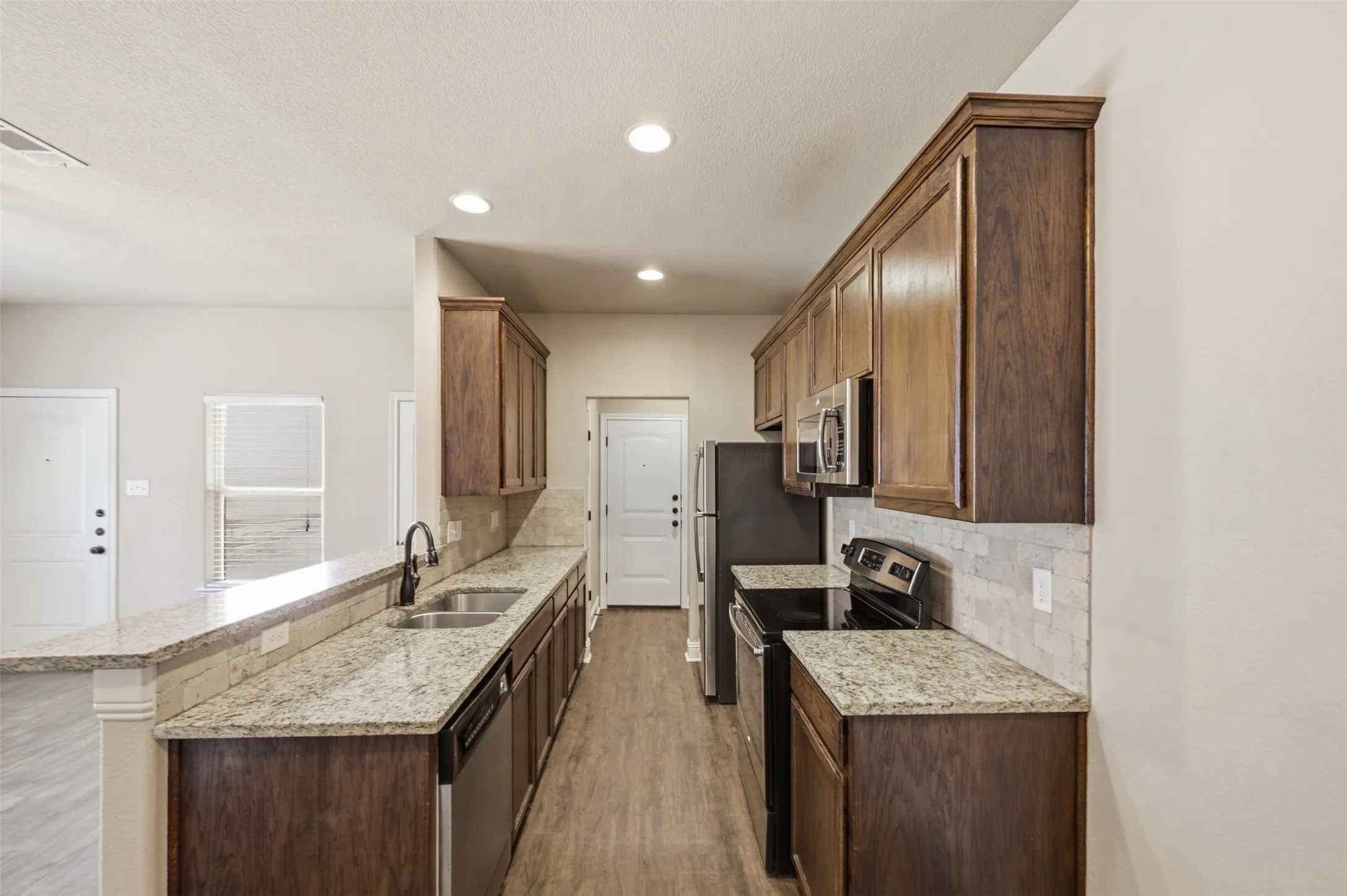 Duplex For Rent in Tarrant County , 3217 Karen Street 3219, Fort Worth, Texas 76116, 3 Bedroom, 2 Bathroom, 1 Garage spaces, 1,089 Sqft, built in 2015, mls#21376657, Real Estate Agent in Fort Worth, Homes For Rent in Tarrant county, Homes For Rent in Fort Worth, Realtor in Fort Worth Texas, Real Estate Brokerage Independent Realty Texas, Luminita Cordes Realtor