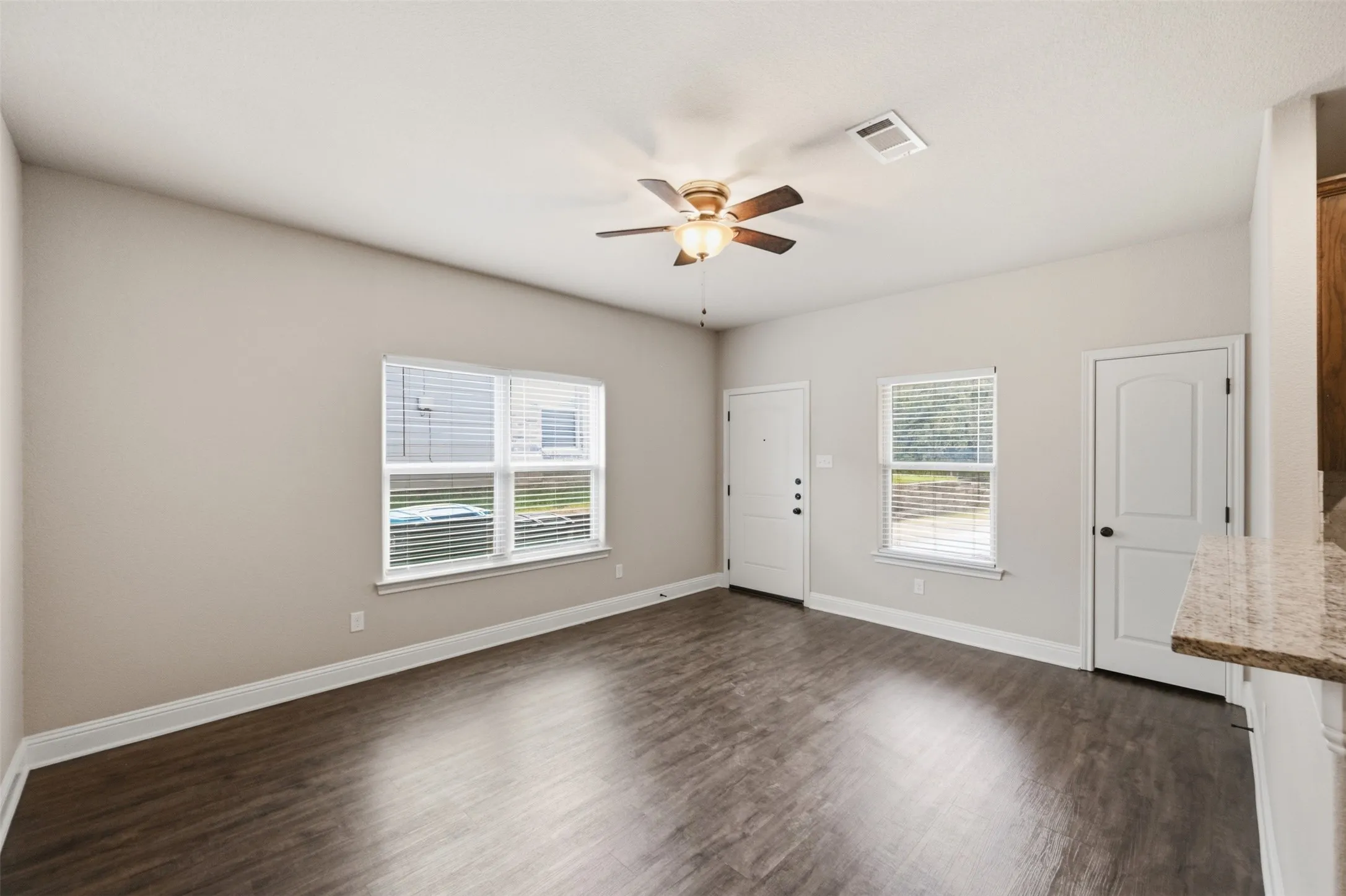 Duplex For Rent in Tarrant County , 3217 Karen Street 3219, Fort Worth, Texas 76116, 3 Bedroom, 2 Bathroom, 1 Garage spaces, 1,089 Sqft, built in 2015, mls#21376657, Real Estate Agent in Fort Worth, Homes For Rent in Tarrant county, Homes For Rent in Fort Worth, Realtor in Fort Worth Texas, Real Estate Brokerage Independent Realty Texas, Luminita Cordes Realtor