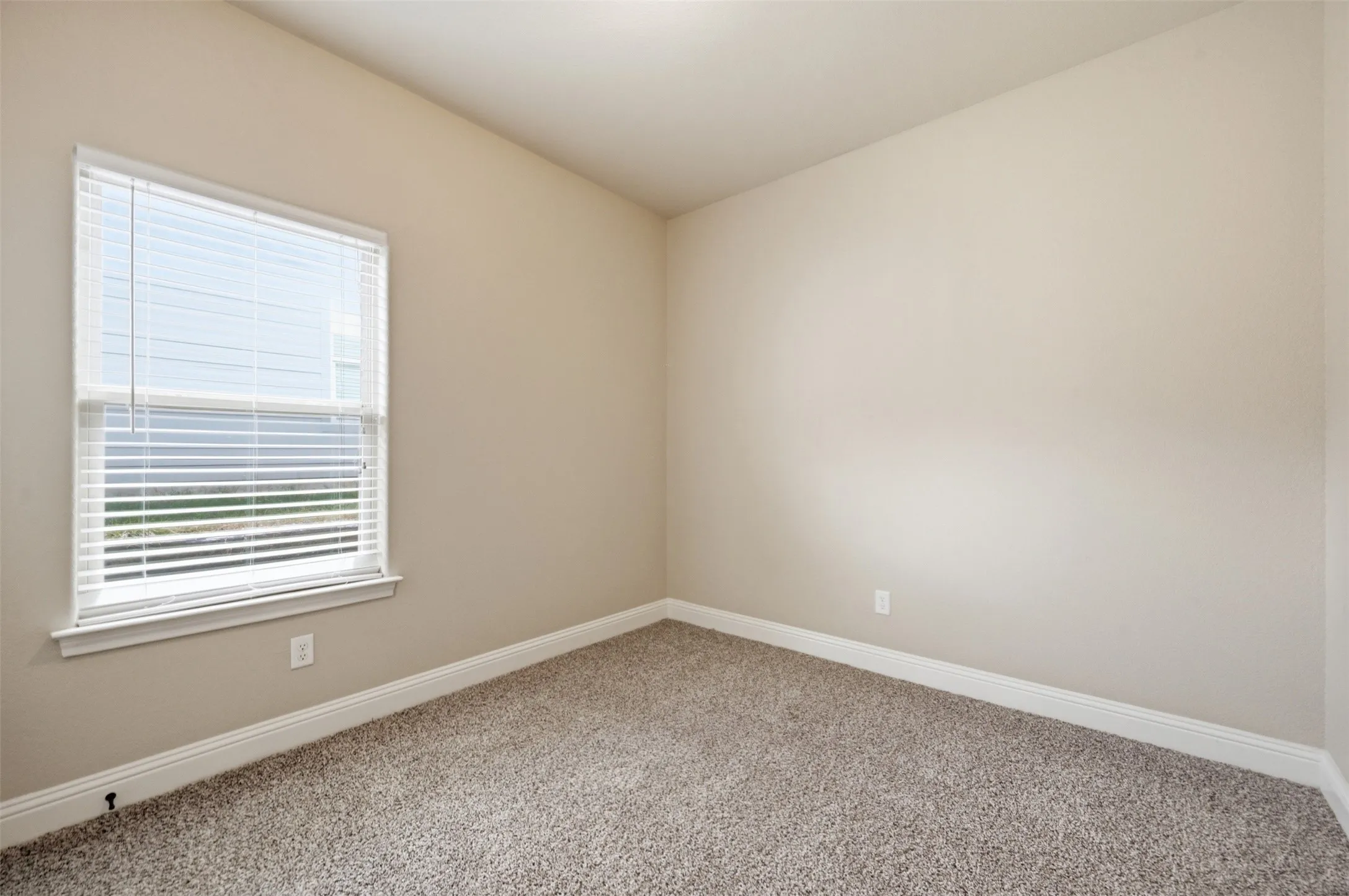 Duplex For Rent in Tarrant County , 3217 Karen Street 3219, Fort Worth, Texas 76116, 3 Bedroom, 2 Bathroom, 1 Garage spaces, 1,089 Sqft, built in 2015, mls#21376657, Real Estate Agent in Fort Worth, Homes For Rent in Tarrant county, Homes For Rent in Fort Worth, Realtor in Fort Worth Texas, Real Estate Brokerage Independent Realty Texas, Luminita Cordes Realtor
