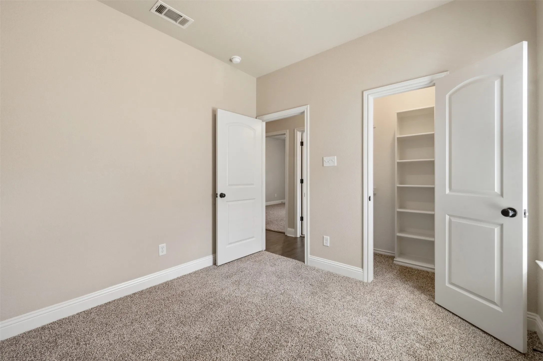 Duplex For Rent in Tarrant County , 3217 Karen Street 3219, Fort Worth, Texas 76116, 3 Bedroom, 2 Bathroom, 1 Garage spaces, 1,089 Sqft, built in 2015, mls#21376657, Real Estate Agent in Fort Worth, Homes For Rent in Tarrant county, Homes For Rent in Fort Worth, Realtor in Fort Worth Texas, Real Estate Brokerage Independent Realty Texas, Luminita Cordes Realtor