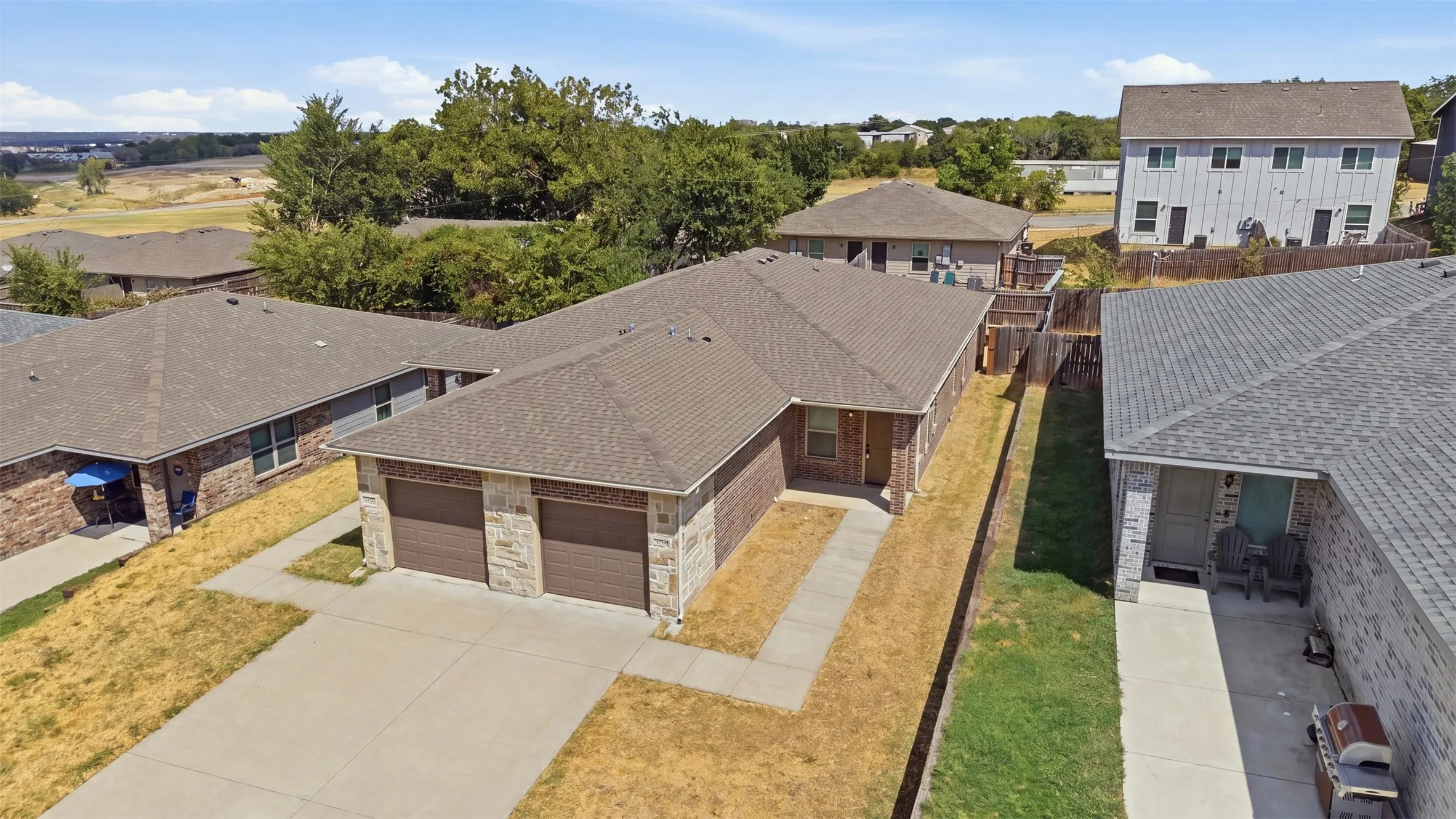 Duplex For Rent in Tarrant County , 3217 Karen Street 3219, Fort Worth, Texas 76116, 3 Bedroom, 2 Bathroom, 1 Garage spaces, 1,089 Sqft, built in 2015, mls#21376657, Real Estate Agent in Fort Worth, Homes For Rent in Tarrant county, Homes For Rent in Fort Worth, Realtor in Fort Worth Texas, Real Estate Brokerage Independent Realty Texas, Luminita Cordes Realtor