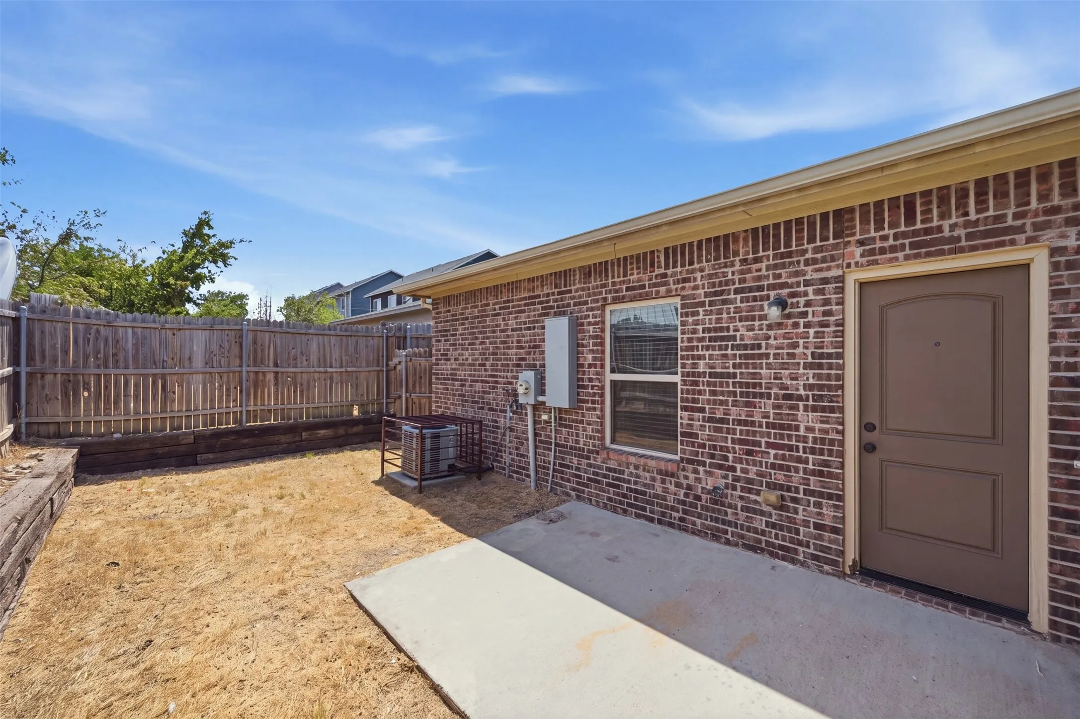 Duplex For Rent in Tarrant County , 3217 Karen Street 3219, Fort Worth, Texas 76116, 3 Bedroom, 2 Bathroom, 1 Garage spaces, 1,089 Sqft, built in 2015, mls#21376657, Real Estate Agent in Fort Worth, Homes For Rent in Tarrant county, Homes For Rent in Fort Worth, Realtor in Fort Worth Texas, Real Estate Brokerage Independent Realty Texas, Luminita Cordes Realtor