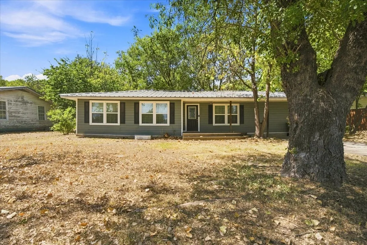 Single Family Residence For Sale in Mc Lennan County , 544 N Dison Drive, Robinson, Texas 76706, 3 Bedroom, 2 Bathroom, Garage spaces, 1,440 Sqft, built in 1968, mls#21374559, Real Estate Agent in Robinson, Homes For Sale in Mc Lennan county, Homes For Sale in Robinson, Realtor in Robinson Texas, Real Estate Brokerage Independent Realty Texas, Luminita Cordes Realtor