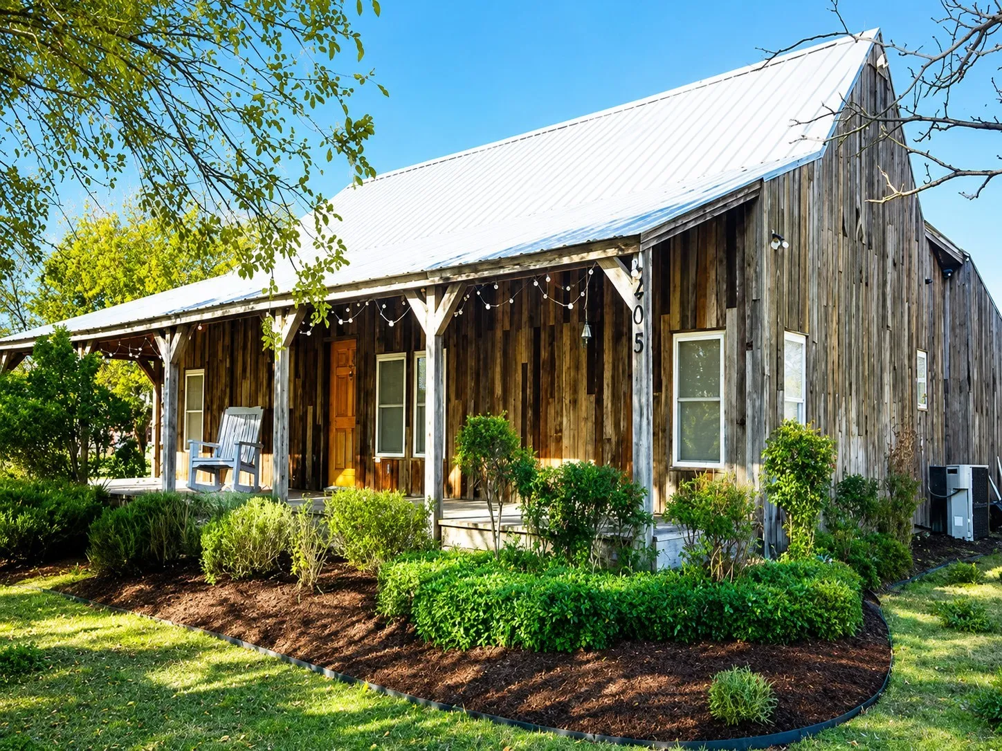 Single Family Residence For Rent in Denton County , 205 French Settlement Road, Little Elm, Texas 75068, 3 Bedroom, 2 Bathroom, Garage spaces, 1,316 Sqft, built in 1969, mls#21376717, Real Estate Agent in Little Elm, Homes For Rent in Denton county, Homes For Rent in Little Elm, Realtor in Little Elm Texas, Real Estate Brokerage Independent Realty Texas, Luminita Cordes Realtor