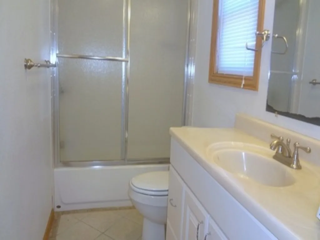 Single Family Residence For Rent in Denton County , 205 French Settlement Road, Little Elm, Texas 75068, 3 Bedroom, 2 Bathroom, Garage spaces, 1,316 Sqft, built in 1969, mls#21376717, Real Estate Agent in Little Elm, Homes For Rent in Denton county, Homes For Rent in Little Elm, Realtor in Little Elm Texas, Real Estate Brokerage Independent Realty Texas, Luminita Cordes Realtor