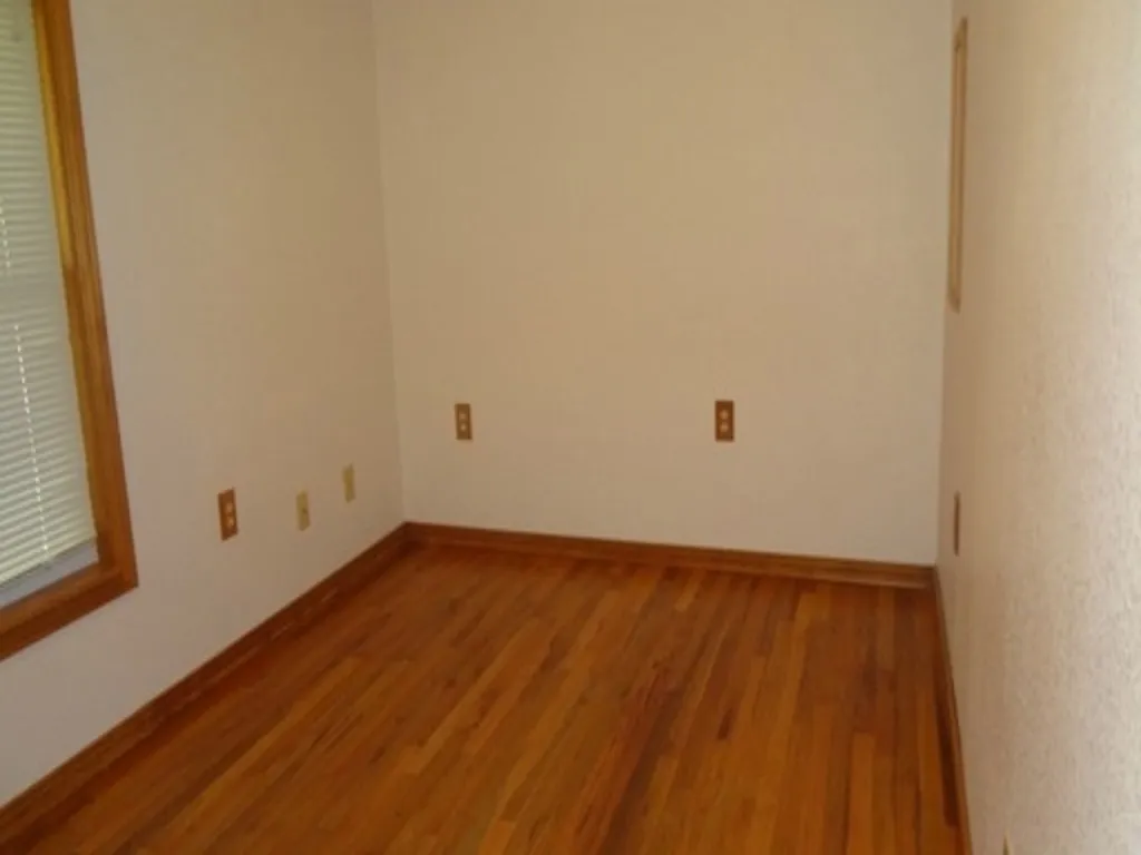Single Family Residence For Rent in Denton County , 205 French Settlement Road, Little Elm, Texas 75068, 3 Bedroom, 2 Bathroom, Garage spaces, 1,316 Sqft, built in 1969, mls#21376717, Real Estate Agent in Little Elm, Homes For Rent in Denton county, Homes For Rent in Little Elm, Realtor in Little Elm Texas, Real Estate Brokerage Independent Realty Texas, Luminita Cordes Realtor