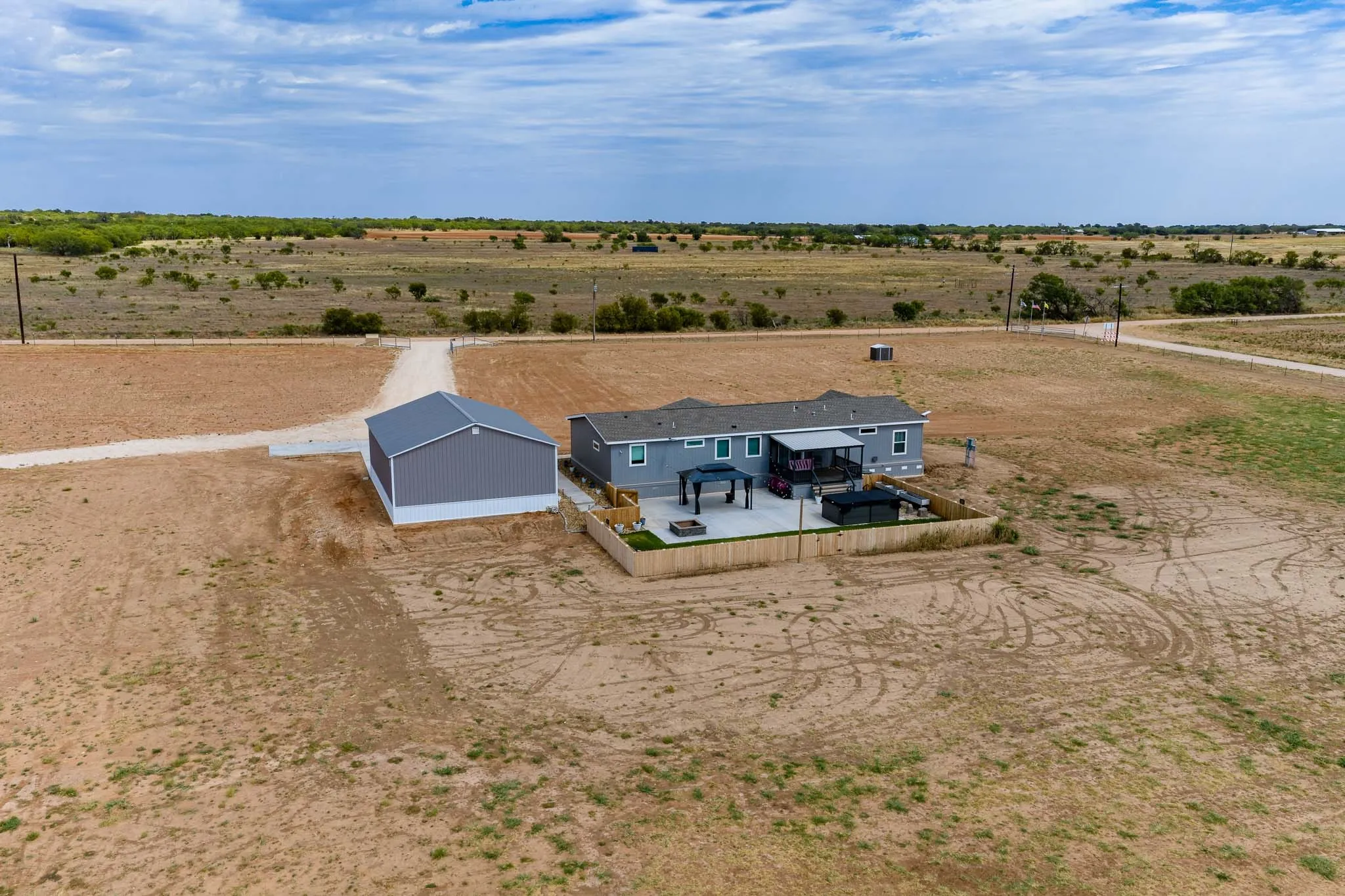 Manufactured Home For Sale in Jones County , 7677 County Road 463, Anson, Texas 79501, 4 Bedroom, 3 Bathroom, 2 Garage spaces, 2,304 Sqft, built in 2025, mls#21375801, Real Estate Agent in Anson, Homes For Sale in Jones county, Homes For Sale in Anson, Realtor in Anson Texas, Real Estate Brokerage Independent Realty Texas, Luminita Cordes Realtor