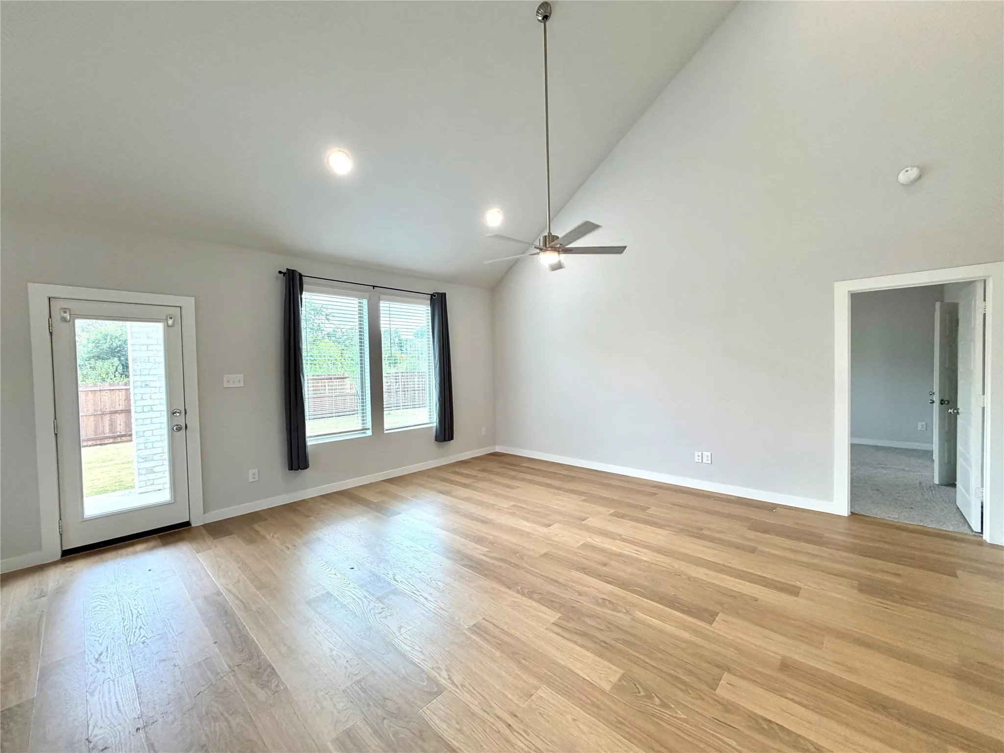Single Family Residence For Rent in Ellis County , 588 Moonrise, Waxahachie, Texas 75165, 5 Bedroom, 3 Bathroom, 2 Garage spaces, 3,139 Sqft, built in 2025, mls#21376727, Real Estate Agent in Waxahachie, Homes For Rent in Ellis county, Homes For Rent in Waxahachie, Realtor in Waxahachie Texas, Real Estate Brokerage Independent Realty Texas, Luminita Cordes Realtor