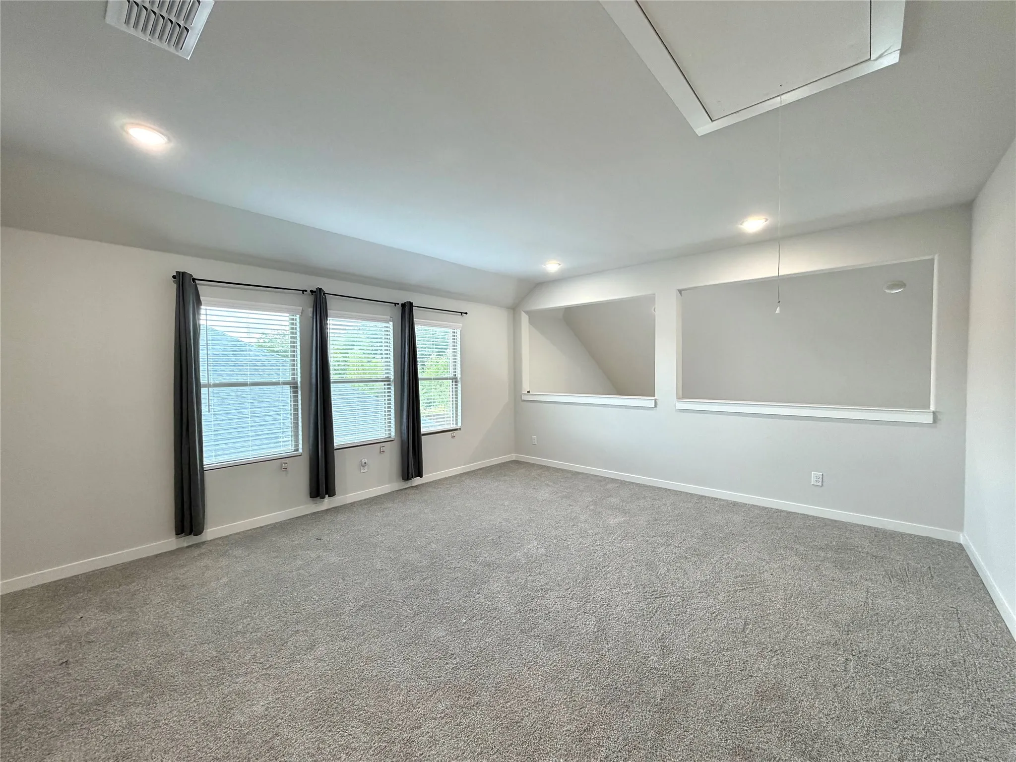 Single Family Residence For Rent in Ellis County , 588 Moonrise, Waxahachie, Texas 75165, 5 Bedroom, 3 Bathroom, 2 Garage spaces, 3,139 Sqft, built in 2025, mls#21376727, Real Estate Agent in Waxahachie, Homes For Rent in Ellis county, Homes For Rent in Waxahachie, Realtor in Waxahachie Texas, Real Estate Brokerage Independent Realty Texas, Luminita Cordes Realtor