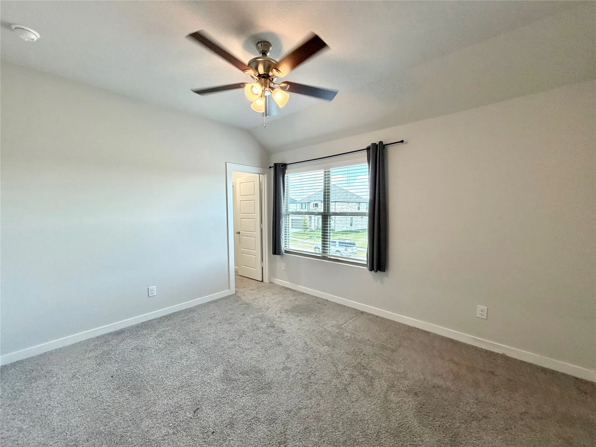 Single Family Residence For Rent in Ellis County , 588 Moonrise, Waxahachie, Texas 75165, 5 Bedroom, 3 Bathroom, 2 Garage spaces, 3,139 Sqft, built in 2025, mls#21376727, Real Estate Agent in Waxahachie, Homes For Rent in Ellis county, Homes For Rent in Waxahachie, Realtor in Waxahachie Texas, Real Estate Brokerage Independent Realty Texas, Luminita Cordes Realtor