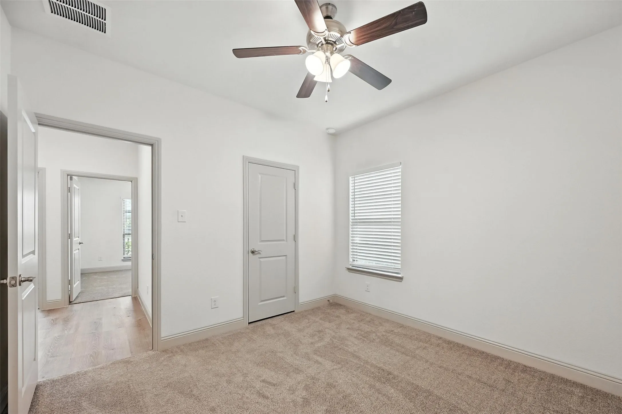 Single Family Residence For Rent in Collin County , 235 Community Drive, Lavon, Texas 75166, 4 Bedroom, 3 Bathroom, 2 Garage spaces, 2,800 Sqft, built in 2023, mls#21376627, Real Estate Agent in Lavon, Homes For Rent in Collin county, Homes For Rent in Lavon, Realtor in Lavon Texas, Real Estate Brokerage Independent Realty Texas, Luminita Cordes Realtor