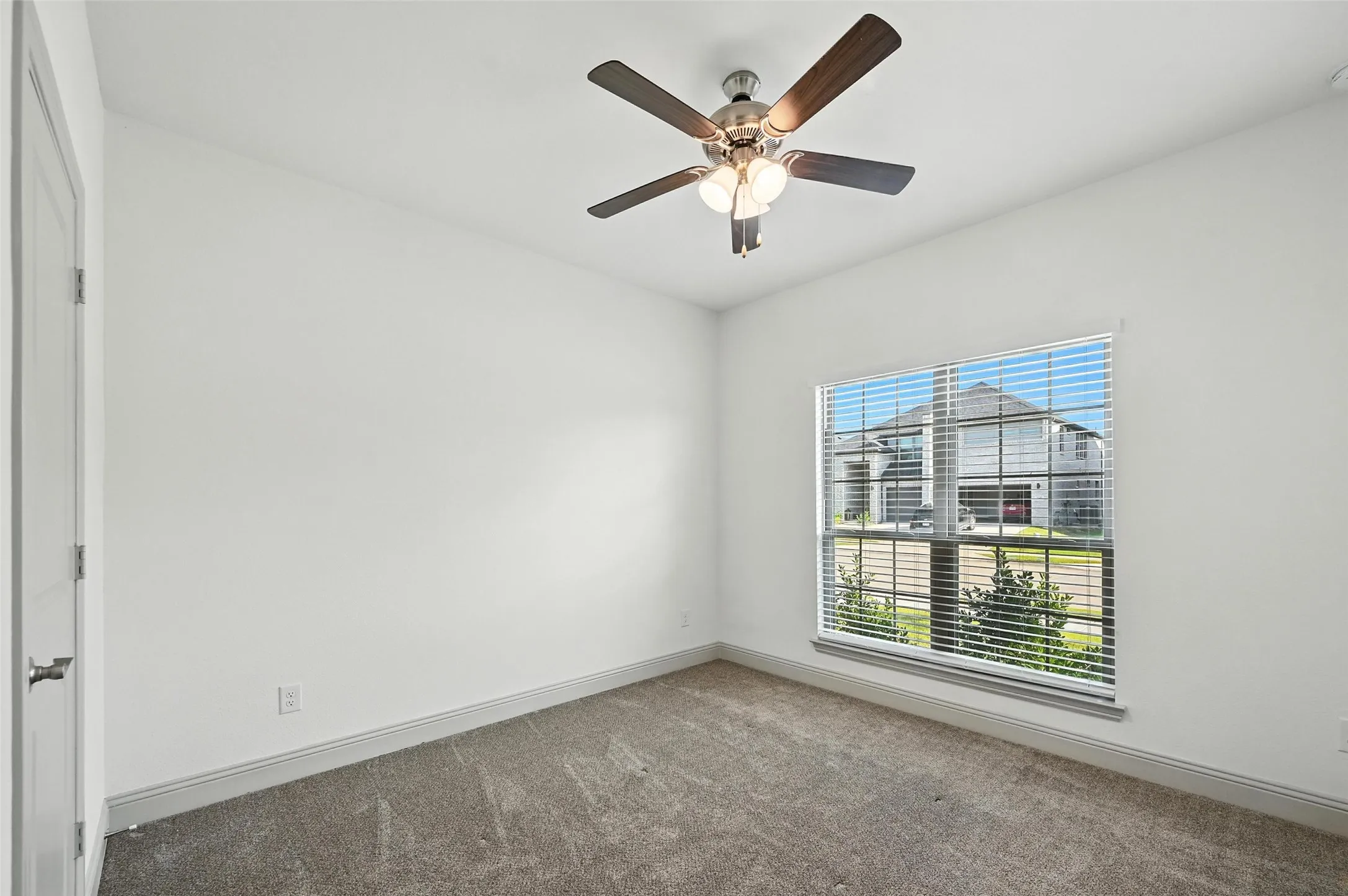 Single Family Residence For Rent in Collin County , 235 Community Drive, Lavon, Texas 75166, 4 Bedroom, 3 Bathroom, 2 Garage spaces, 2,800 Sqft, built in 2023, mls#21376627, Real Estate Agent in Lavon, Homes For Rent in Collin county, Homes For Rent in Lavon, Realtor in Lavon Texas, Real Estate Brokerage Independent Realty Texas, Luminita Cordes Realtor