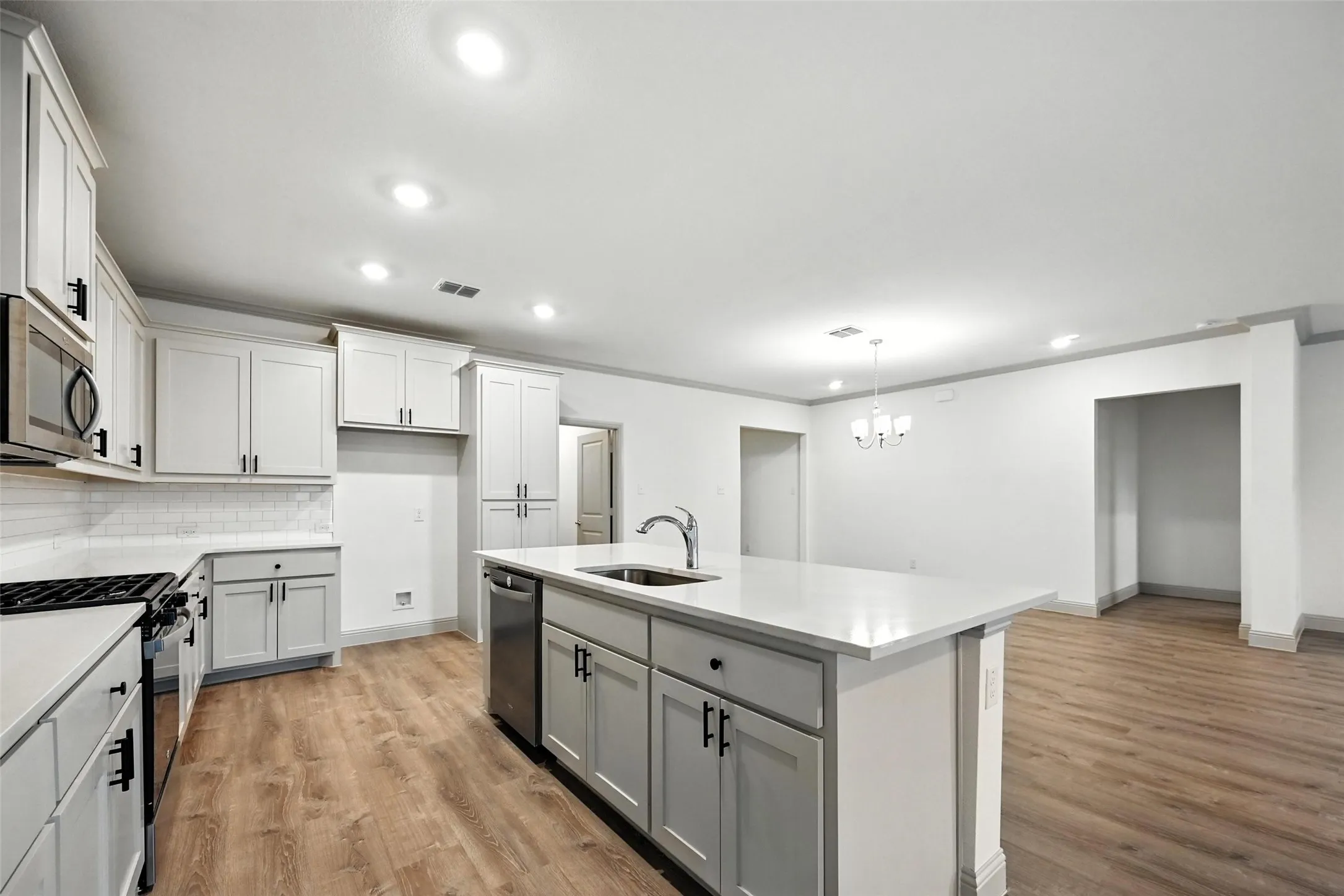 Single Family Residence For Rent in Collin County , 235 Community Drive, Lavon, Texas 75166, 4 Bedroom, 3 Bathroom, 2 Garage spaces, 2,800 Sqft, built in 2023, mls#21376627, Real Estate Agent in Lavon, Homes For Rent in Collin county, Homes For Rent in Lavon, Realtor in Lavon Texas, Real Estate Brokerage Independent Realty Texas, Luminita Cordes Realtor