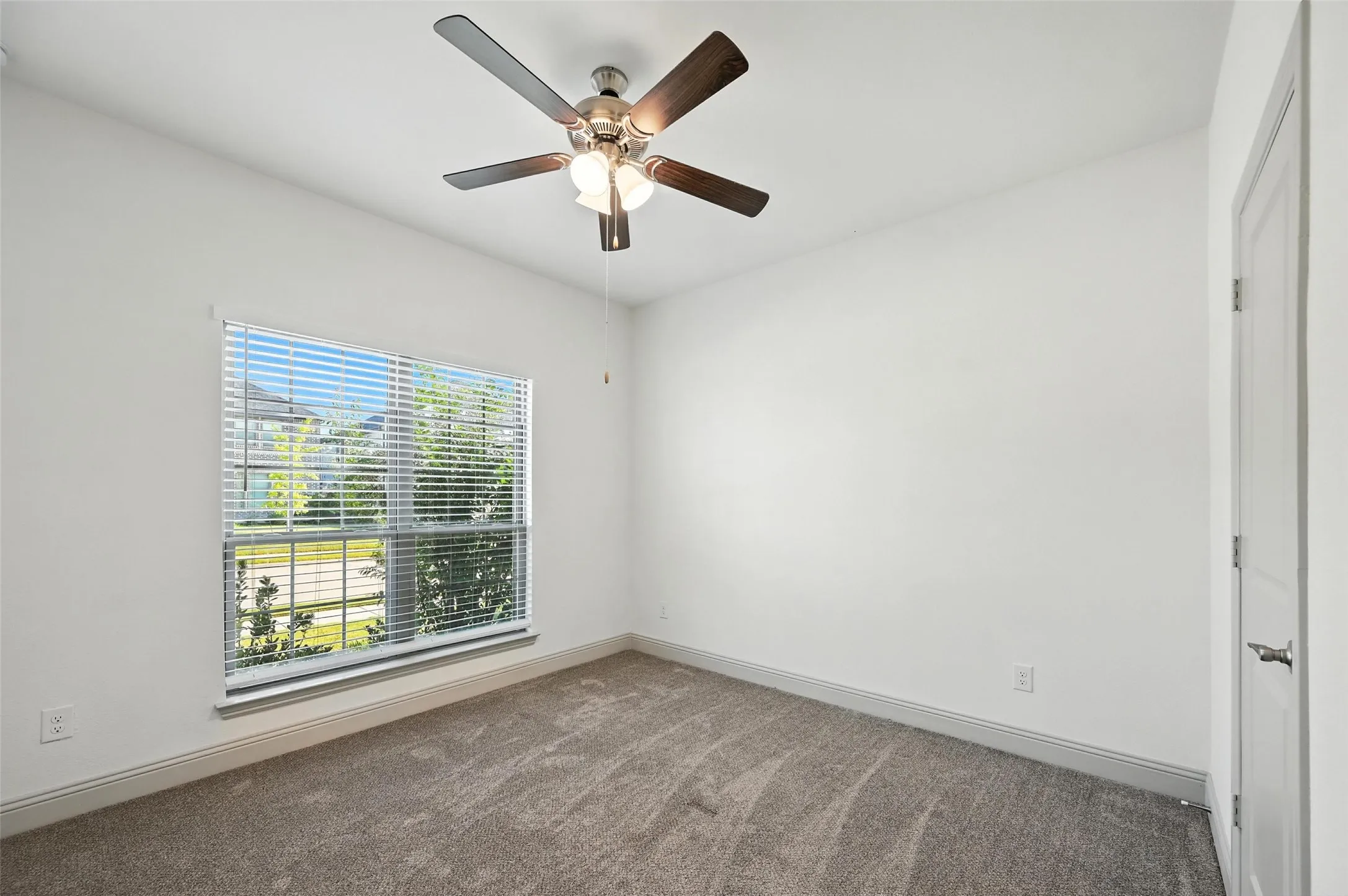 Single Family Residence For Rent in Collin County , 235 Community Drive, Lavon, Texas 75166, 4 Bedroom, 3 Bathroom, 2 Garage spaces, 2,800 Sqft, built in 2023, mls#21376627, Real Estate Agent in Lavon, Homes For Rent in Collin county, Homes For Rent in Lavon, Realtor in Lavon Texas, Real Estate Brokerage Independent Realty Texas, Luminita Cordes Realtor