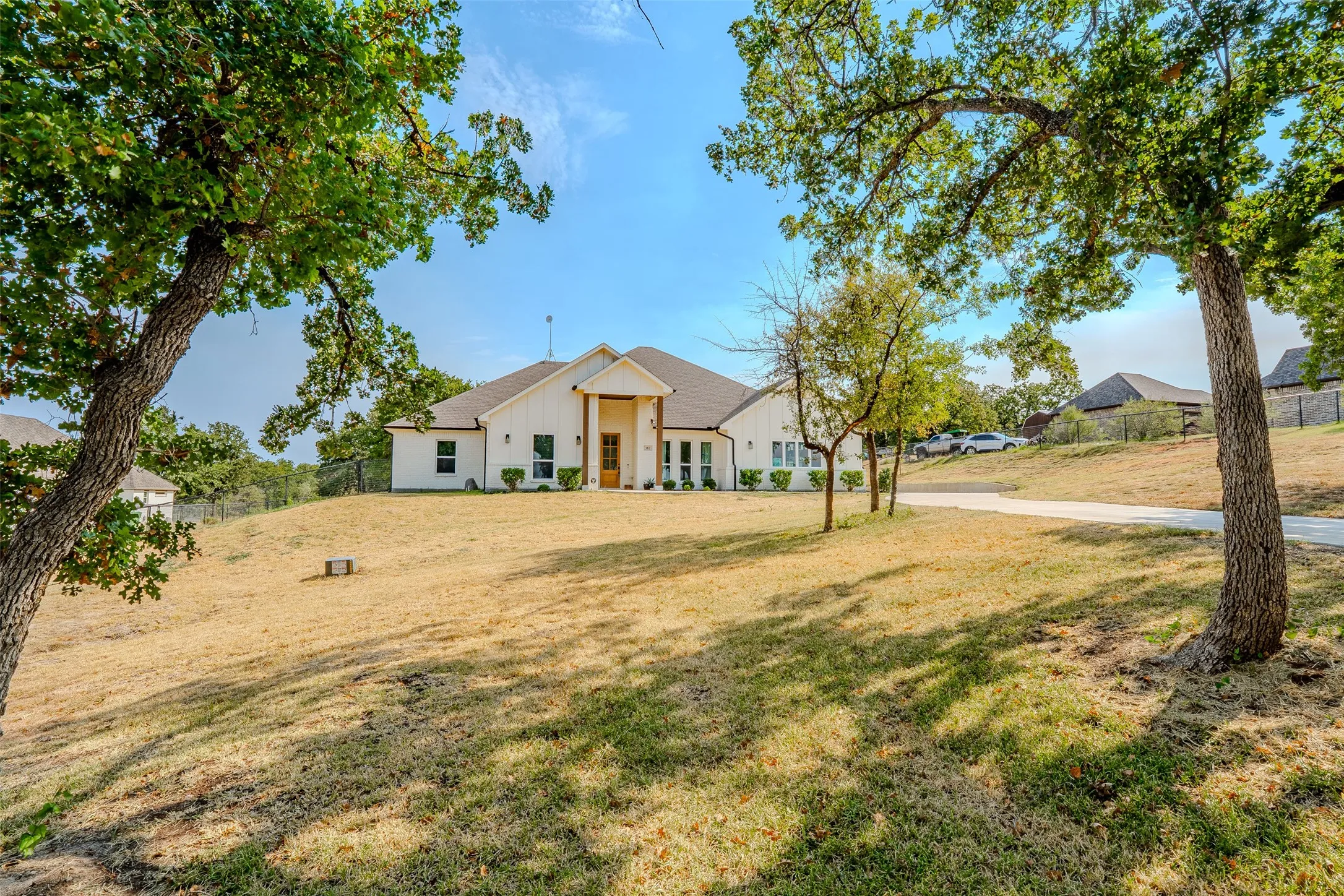 Single Family Residence For Sale in Wise County , 182 Saddle Horn Trail, Boyd, Texas 76023, 4 Bedroom, 3 Bathroom, 2 Garage spaces, 2,664 Sqft, built in 2022, mls#21331355, Real Estate Agent in Boyd, Homes For Sale in Wise county, Homes For Sale in Boyd, Realtor in Boyd Texas, Real Estate Brokerage Independent Realty Texas, Luminita Cordes Realtor