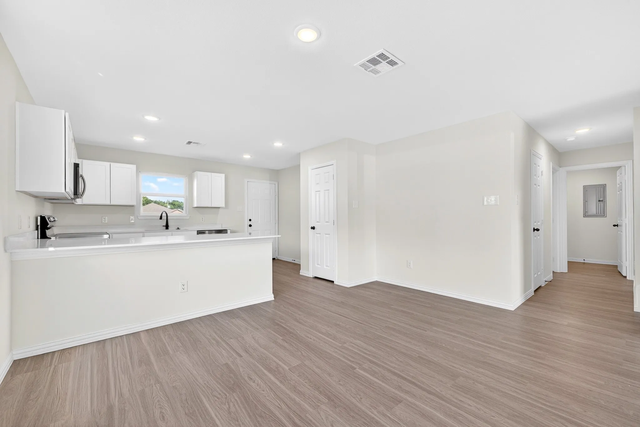 Single Family Residence For Sale in Bell County , 1007 Antelope Trail, Temple, Texas 76504, 3 Bedroom, 2 Bathroom, 2 Garage spaces, 1,824 Sqft, built in 2024, mls#21376516, Real Estate Agent in Temple, Homes For Sale in Bell county, Homes For Sale in Temple, Realtor in Temple Texas, Real Estate Brokerage Independent Realty Texas, Luminita Cordes Realtor