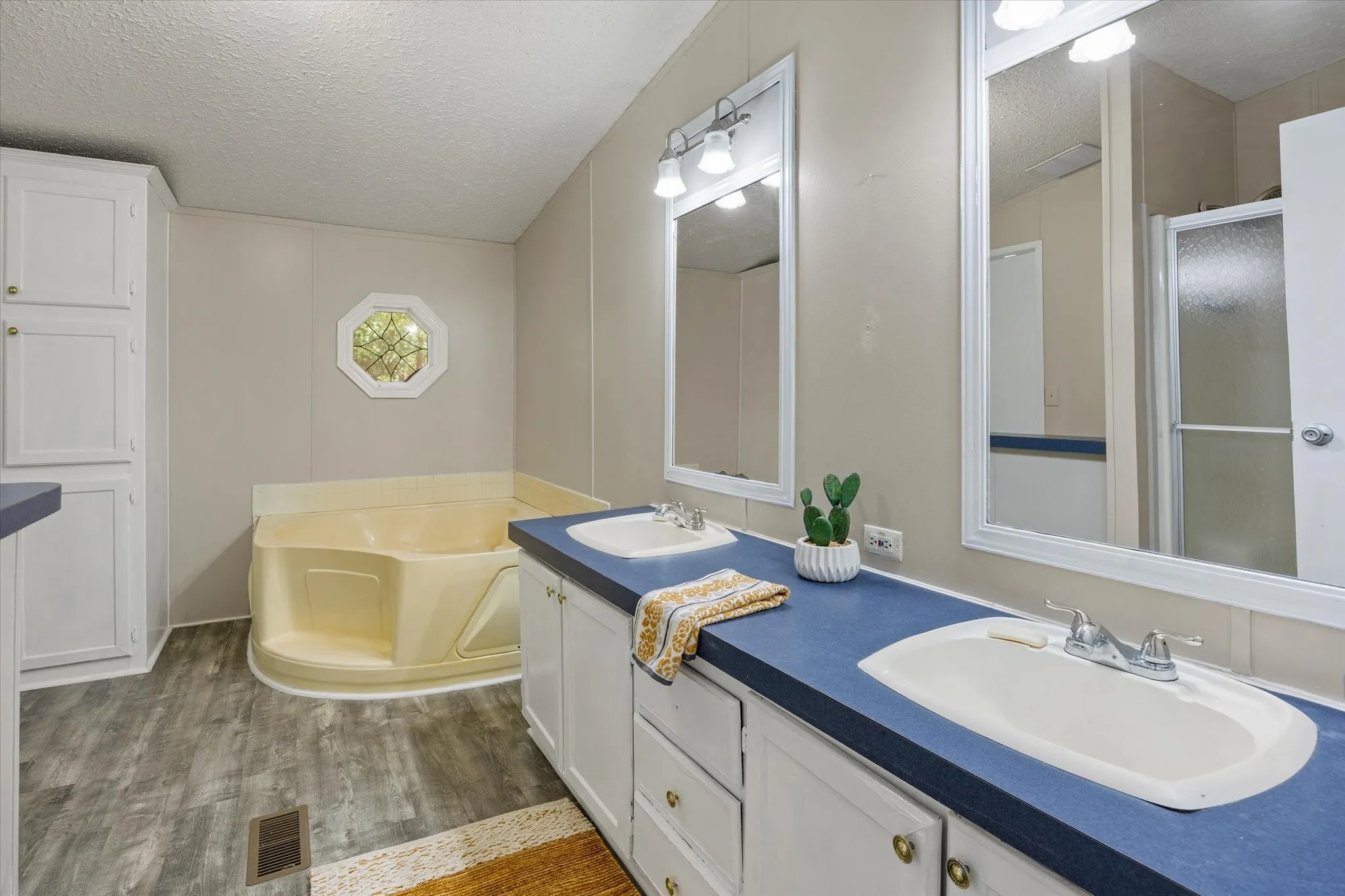Single Family Residence For Sale in Hood County , 1709 Powell Cemetery Road, Tolar, Texas 76476, 4 Bedroom, 2 Bathroom, 2 Garage spaces, 2,184 Sqft, built in 1997, mls#21376732, Real Estate Agent in Tolar, Homes For Sale in Hood county, Homes For Sale in Tolar, Realtor in Tolar Texas, Real Estate Brokerage Independent Realty Texas, Luminita Cordes Realtor