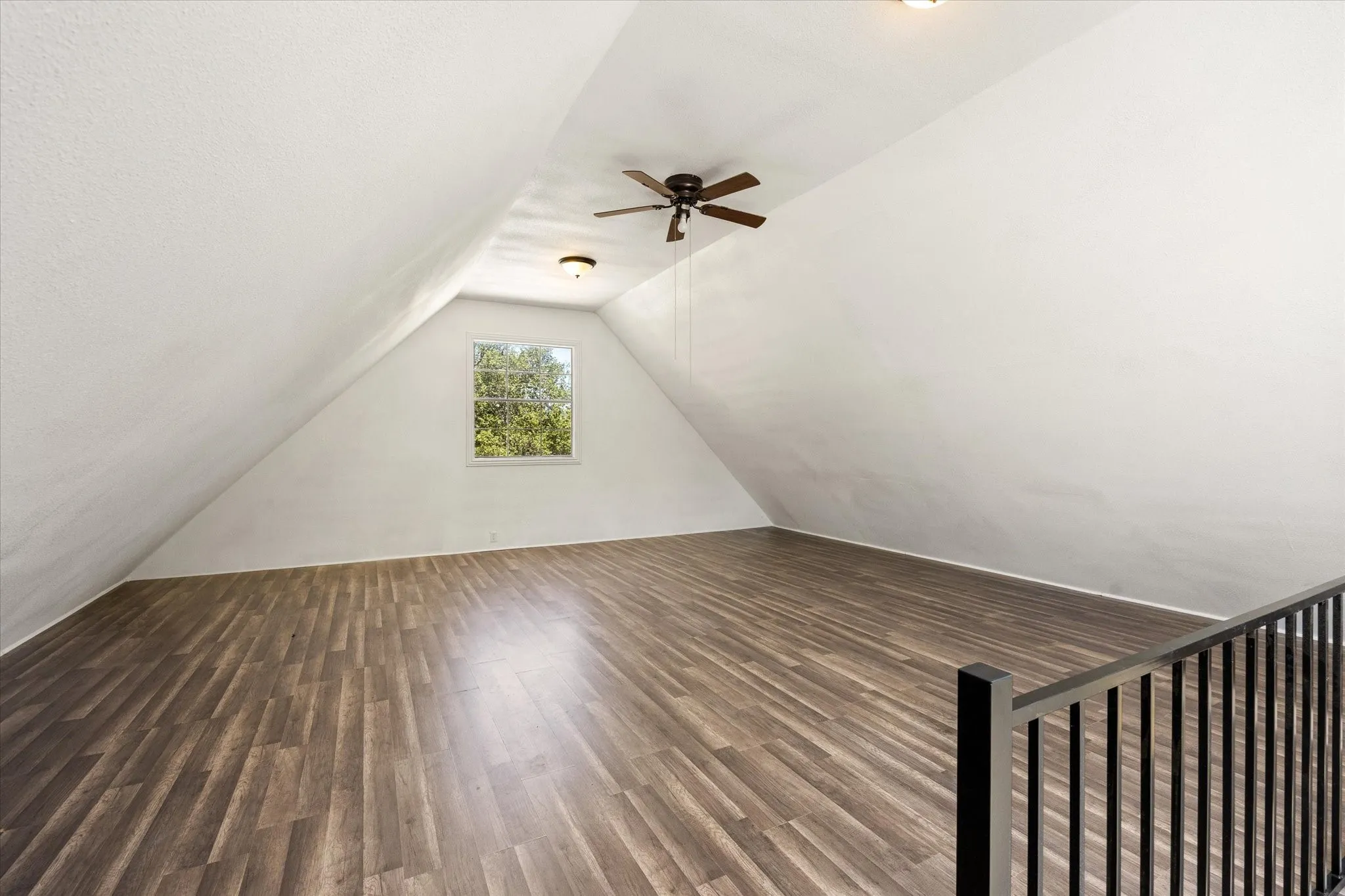 Garage upstairs Game room, Man Cave or 4th Bedroom