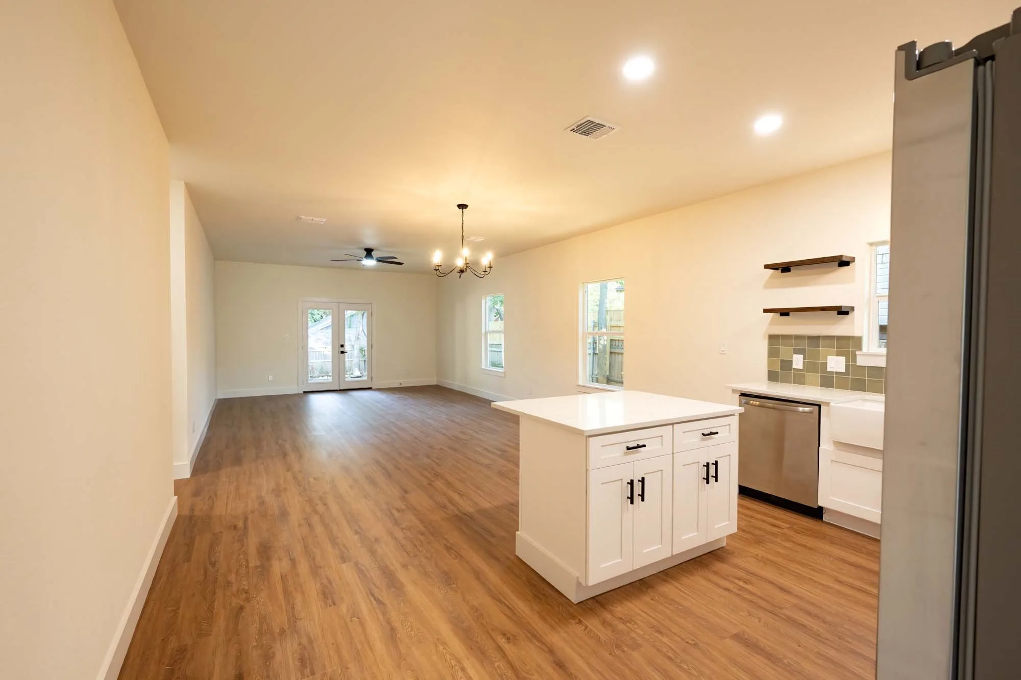 Single Family Residence For Sale in Parker County , 321 S Rusk, Weatherford, Texas 76086, 3 Bedroom, 2 Bathroom, 2 Garage spaces, 1,408 Sqft, built in 2026, mls#21375360, Real Estate Agent in Weatherford, Homes For Sale in Parker county, Homes For Sale in Weatherford, Realtor in Weatherford Texas, Real Estate Brokerage Independent Realty Texas, Luminita Cordes Realtor