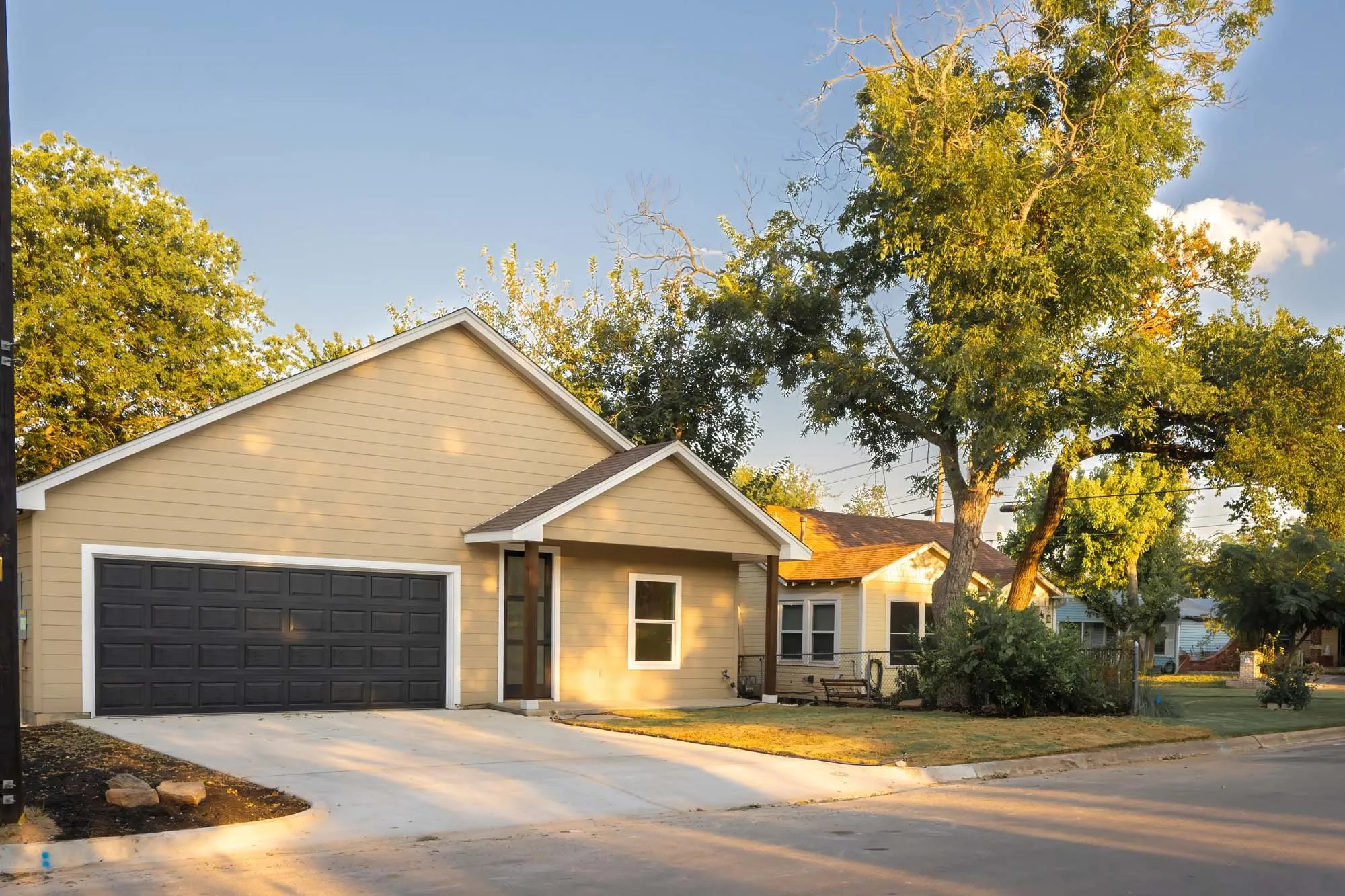 Single Family Residence For Sale in Parker County , 321 S Rusk, Weatherford, Texas 76086, 3 Bedroom, 2 Bathroom, 2 Garage spaces, 1,408 Sqft, built in 2026, mls#21375360, Real Estate Agent in Weatherford, Homes For Sale in Parker county, Homes For Sale in Weatherford, Realtor in Weatherford Texas, Real Estate Brokerage Independent Realty Texas, Luminita Cordes Realtor