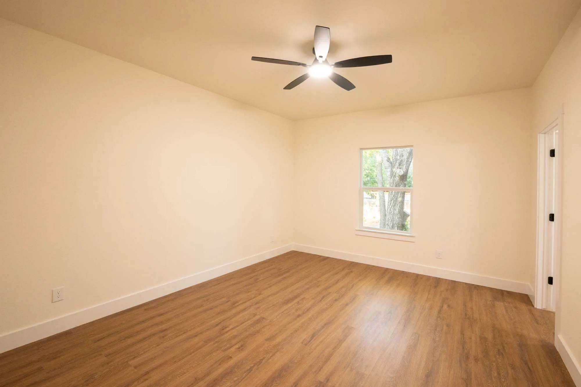 Single Family Residence For Sale in Parker County , 321 S Rusk, Weatherford, Texas 76086, 3 Bedroom, 2 Bathroom, 2 Garage spaces, 1,408 Sqft, built in 2026, mls#21375360, Real Estate Agent in Weatherford, Homes For Sale in Parker county, Homes For Sale in Weatherford, Realtor in Weatherford Texas, Real Estate Brokerage Independent Realty Texas, Luminita Cordes Realtor