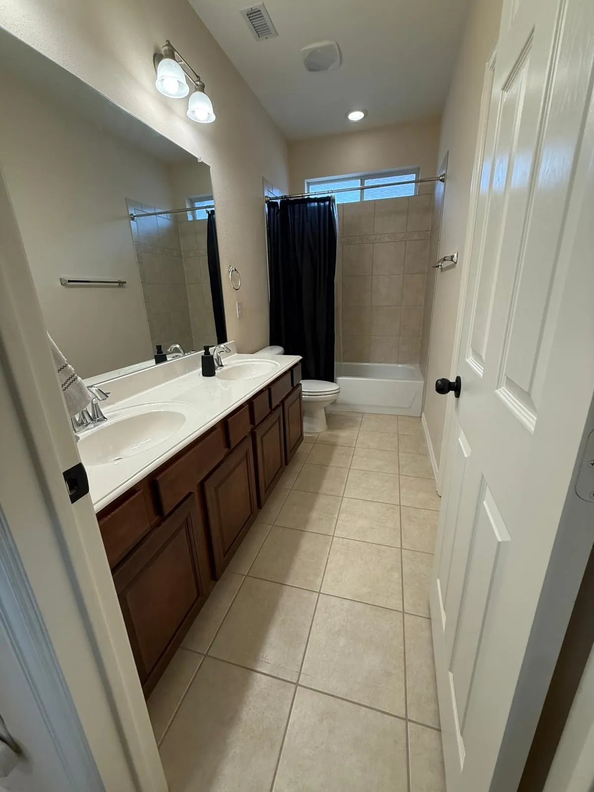 Single Family Residence For Rent in Collin County , 6406 Shakespeare Place, Dallas, Texas 75252, 3 Bedroom, 3 Bathroom, 2 Garage spaces, 2,243 Sqft, built in 2008, mls#21376707, Real Estate Agent in Dallas, Homes For Rent in Collin county, Homes For Rent in Dallas, Realtor in Dallas Texas, Real Estate Brokerage Independent Realty Texas, Luminita Cordes Realtor