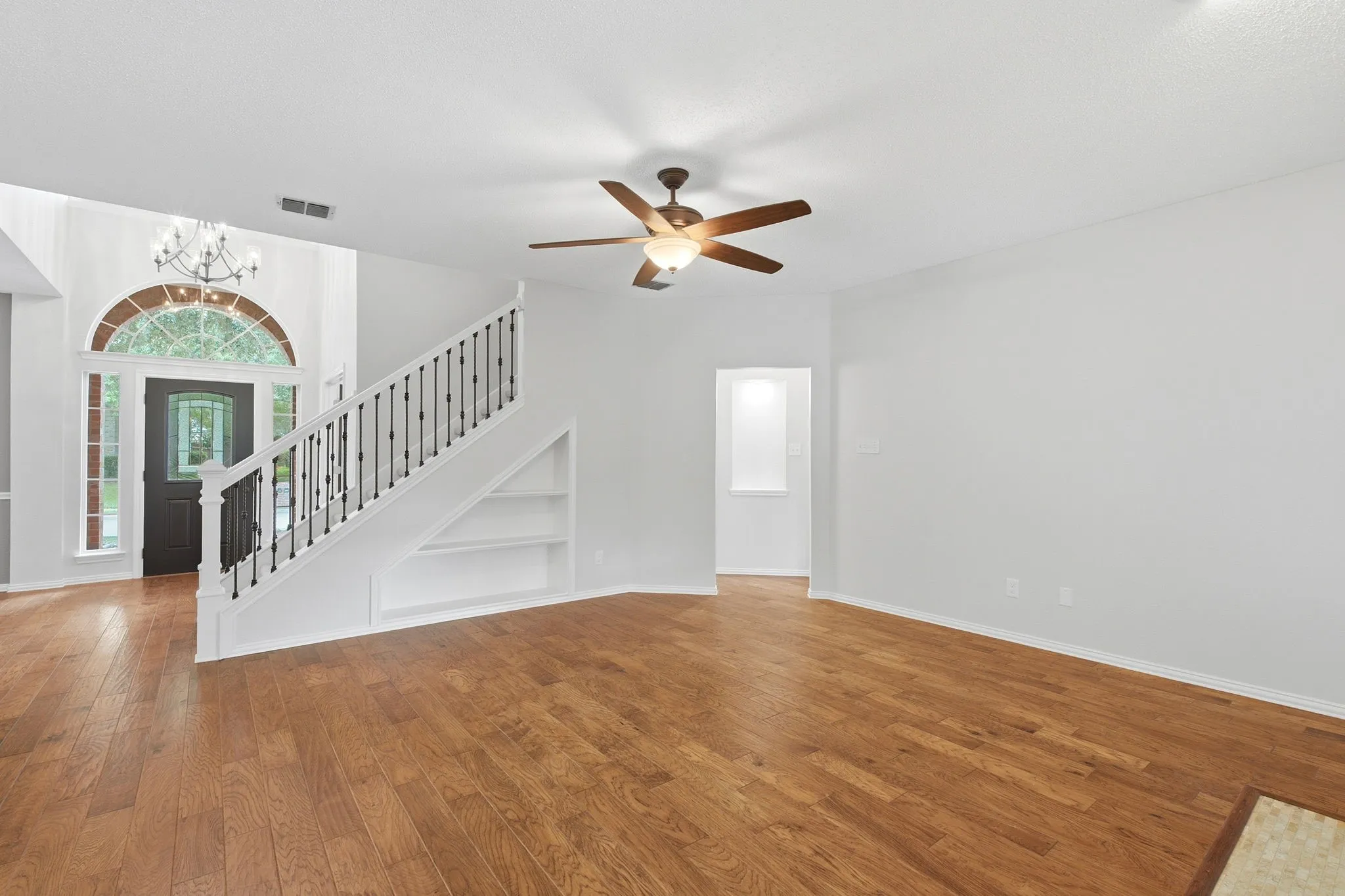 Single Family Residence For Sale in Collin County , 301 Belvedere Drive, Allen, Texas 75013, 4 Bedroom, 3 Bathroom, 2 Garage spaces, 2,514 Sqft, built in 1994, mls#21375588, Real Estate Agent in Allen, Homes For Sale in Collin county, Homes For Sale in Allen, Realtor in Allen Texas, Real Estate Brokerage Independent Realty Texas, Luminita Cordes Realtor